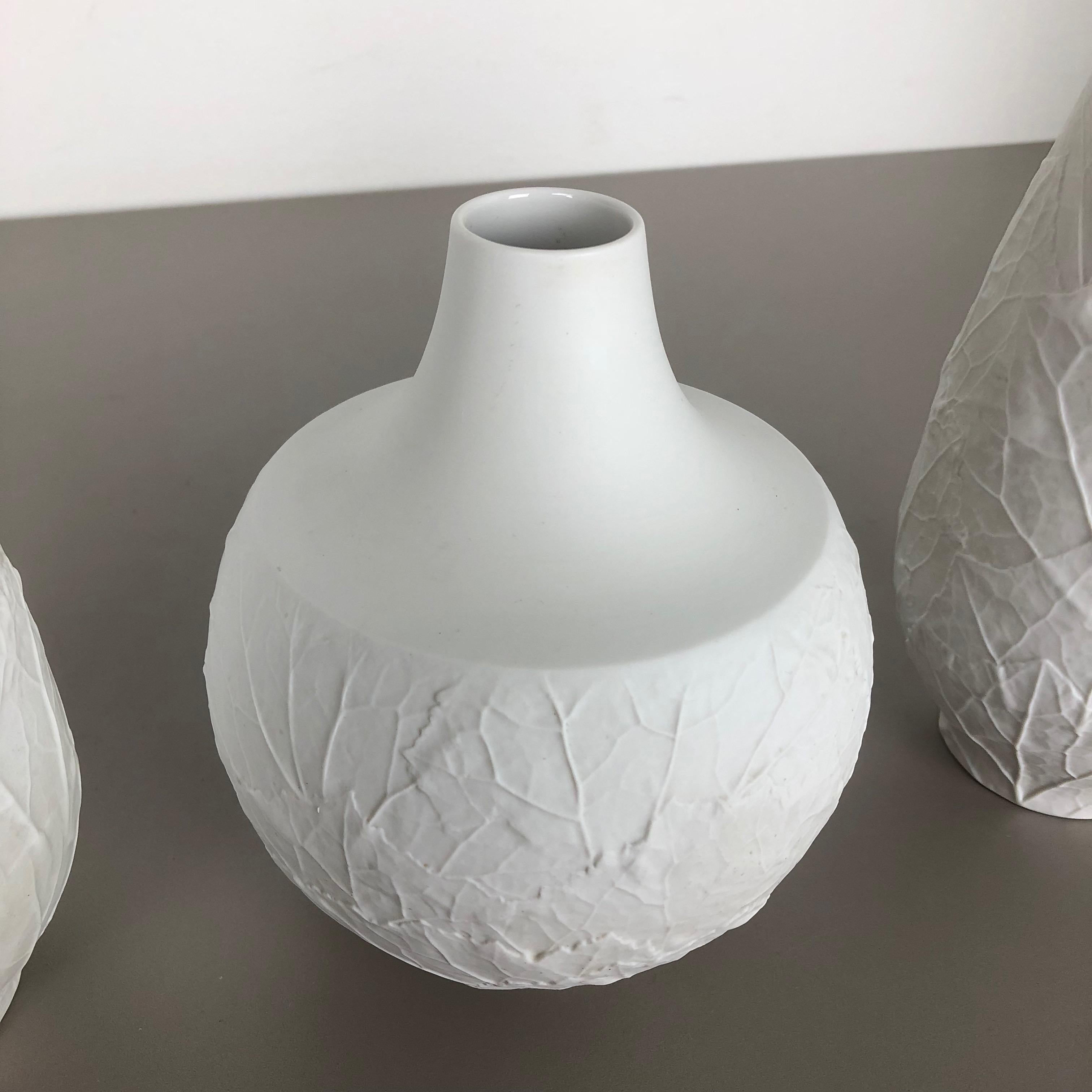 Set von 3 Op-Art-Vasen aus Porzellan „LEAF“ von Heinrich Selb, Deutschland, 1970er Jahre im Angebot 2