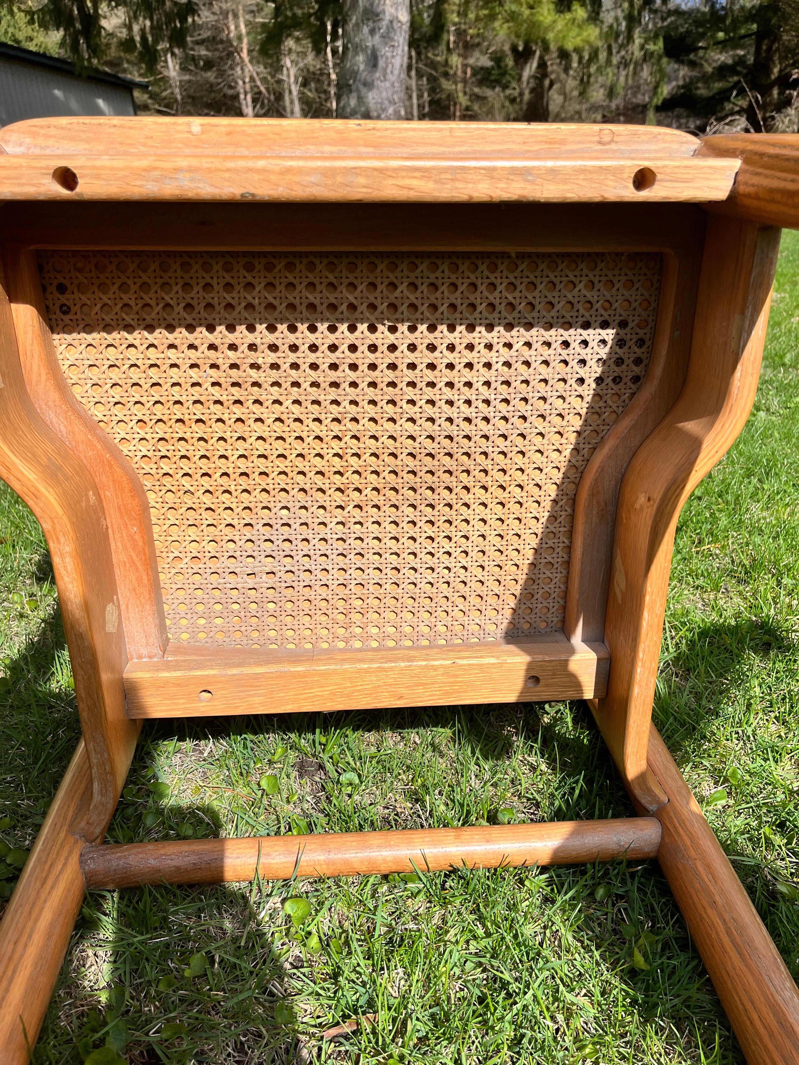 Set di 3 sedie post-moderne in quercia intagliata e piegata di Shin-Lee, dopo Michael Thonet in vendita 6
