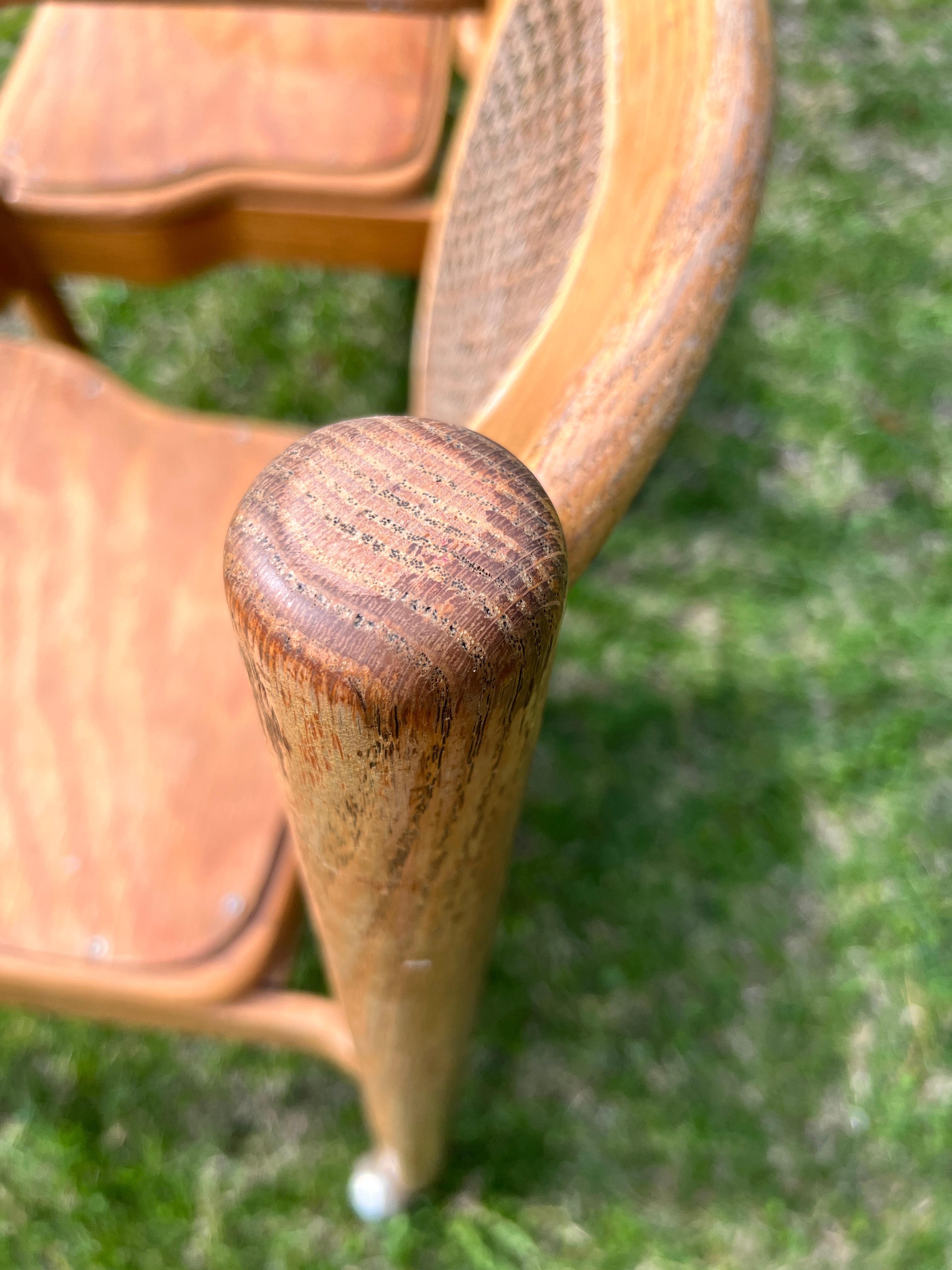 Set di 3 sedie post-moderne in quercia intagliata e piegata di Shin-Lee, dopo Michael Thonet in vendita 2