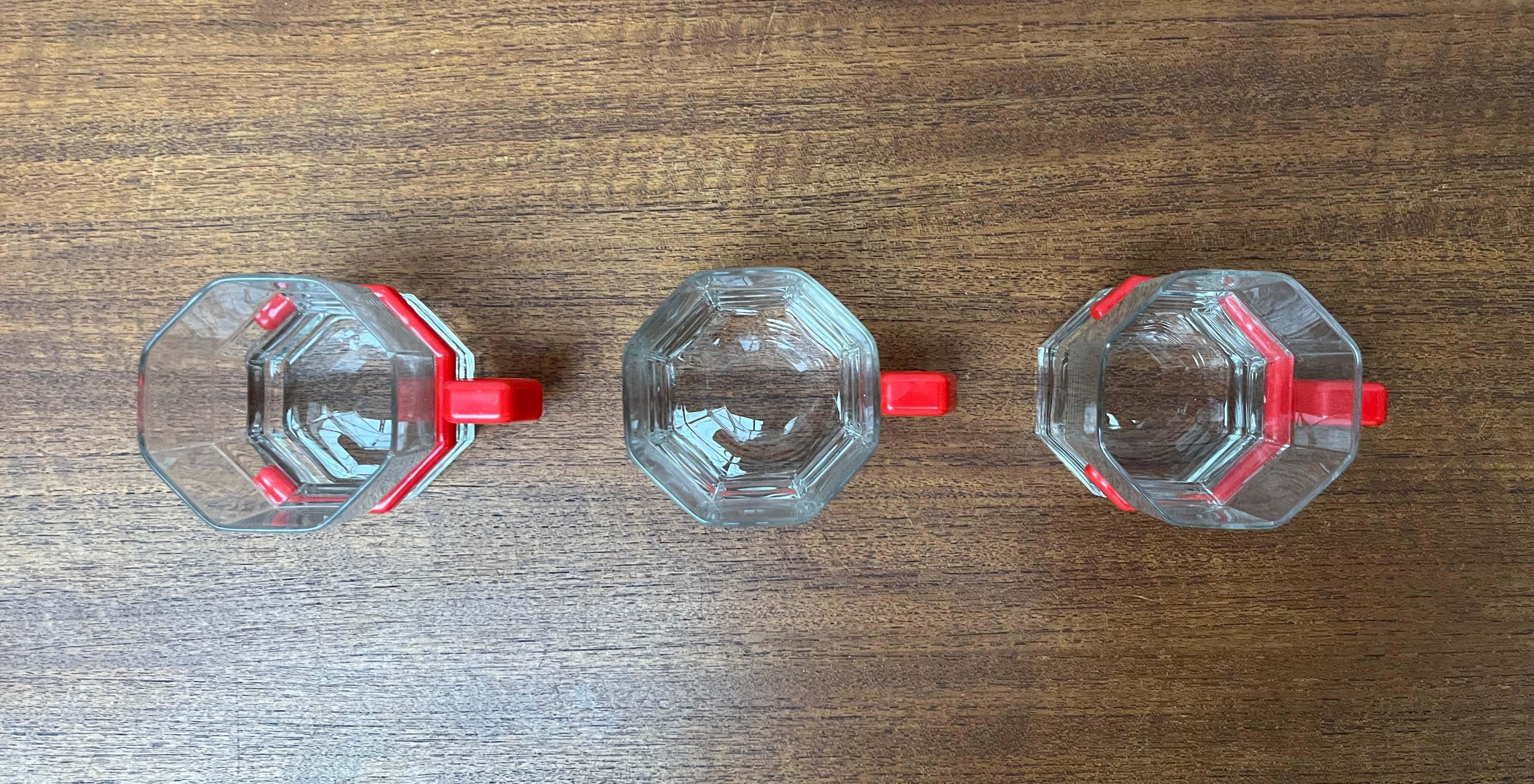 Juego de 3 vasos de té octogonales postmodernos, años 80 siglo XX en venta
