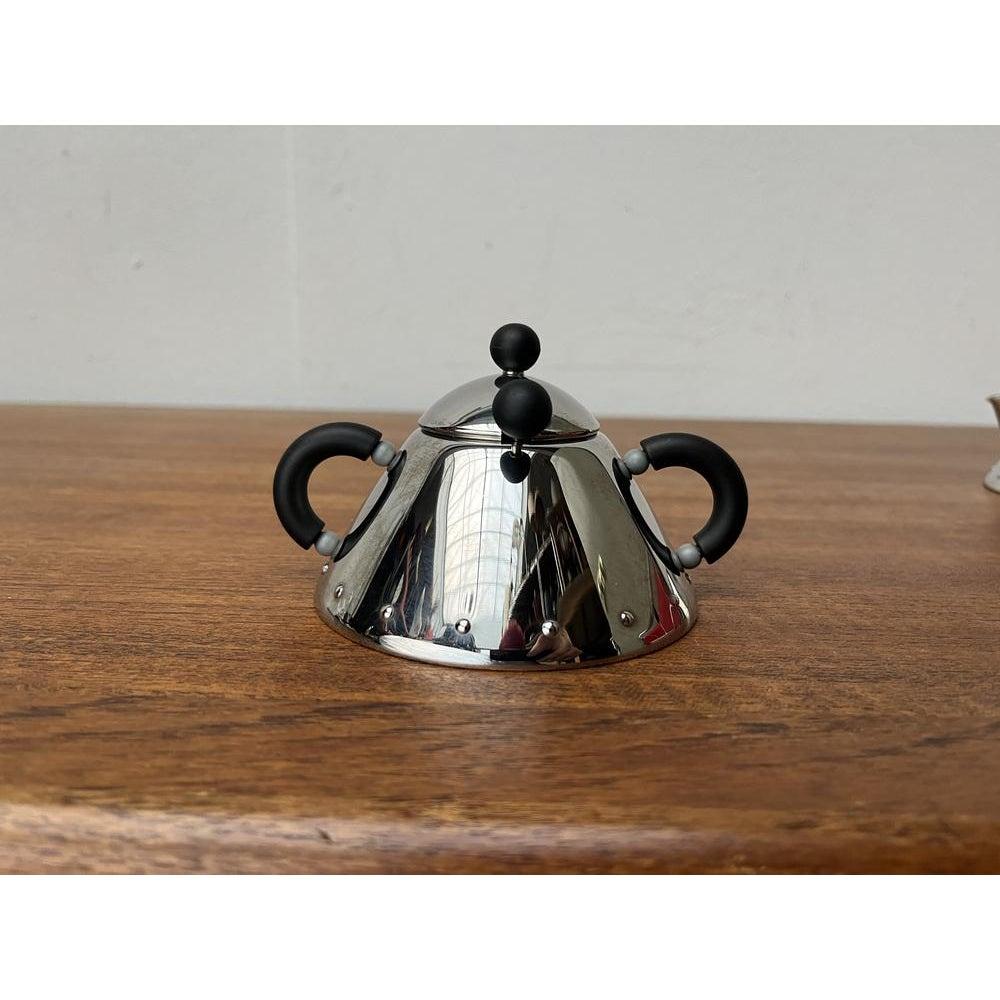 Métal Ensemble de 3 plateaux à sucre et à lait postmodernes de Micheal Graves pour Alessi, 1980 en vente