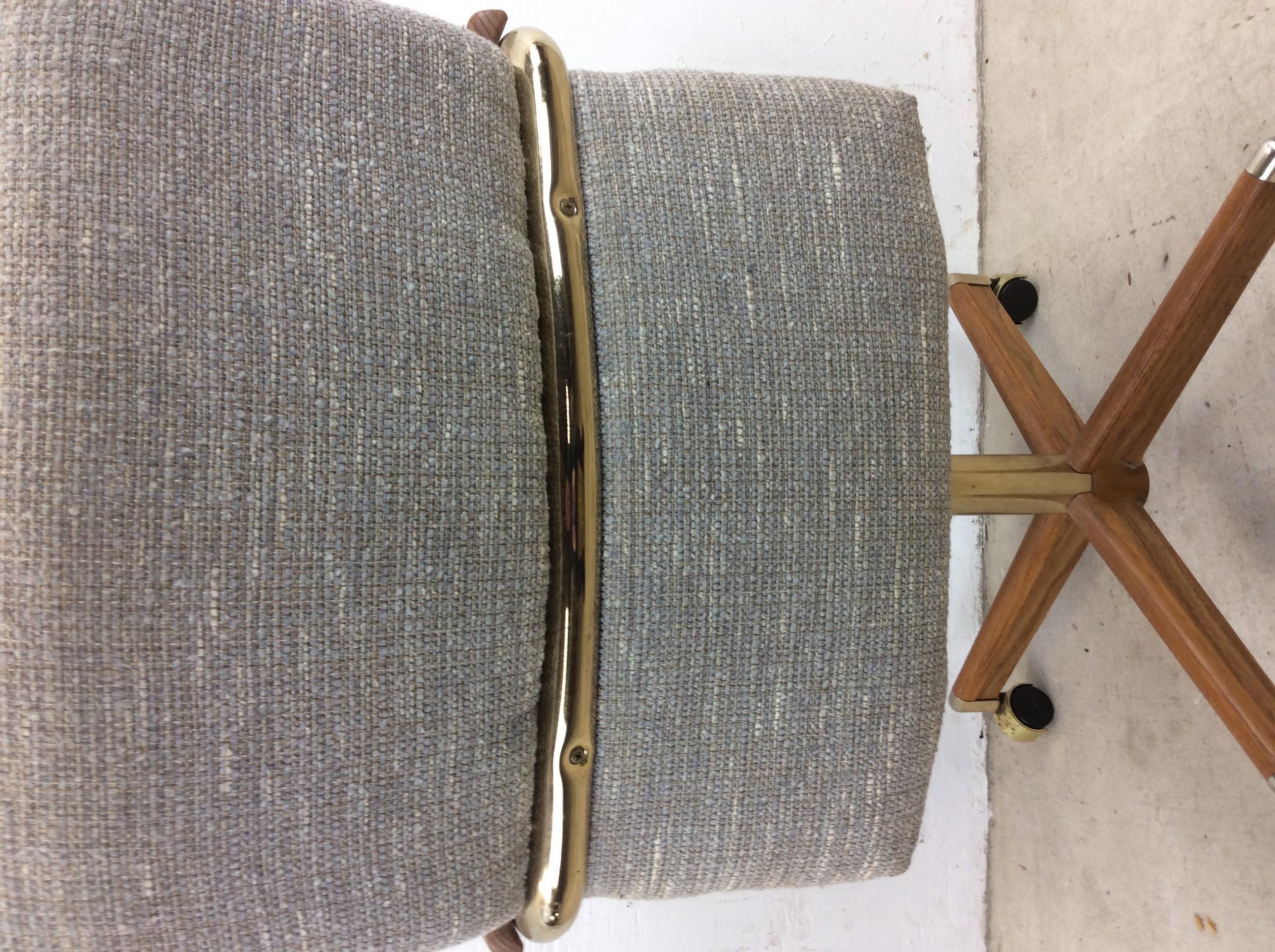 Set of 3 Postmodern Upholstered Chairs with Wheeled Base 1