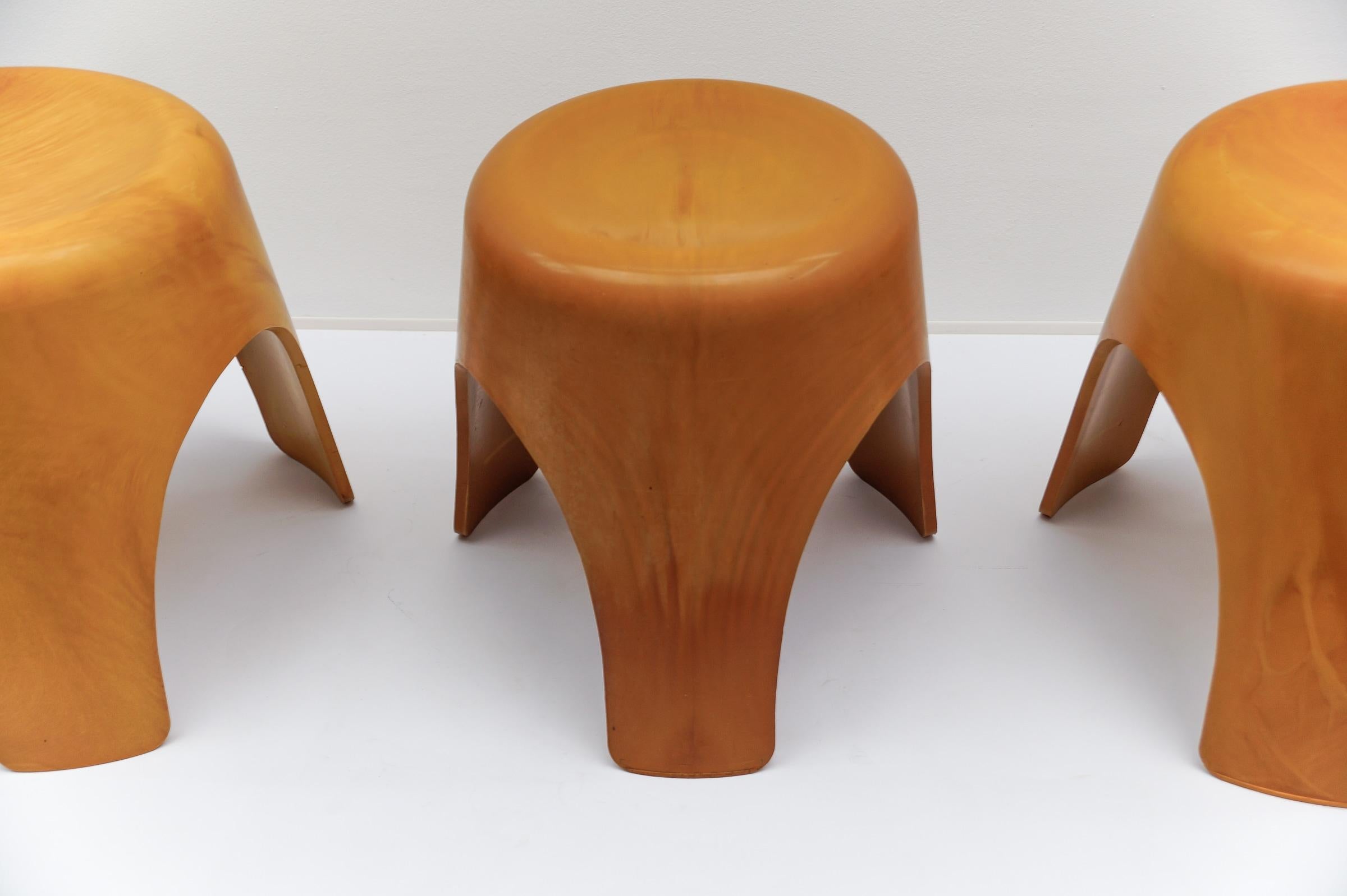 Set di 3 sgabelli prototipo Elefante attribuiti a Sori Yanagi, anni '50 in vendita 1