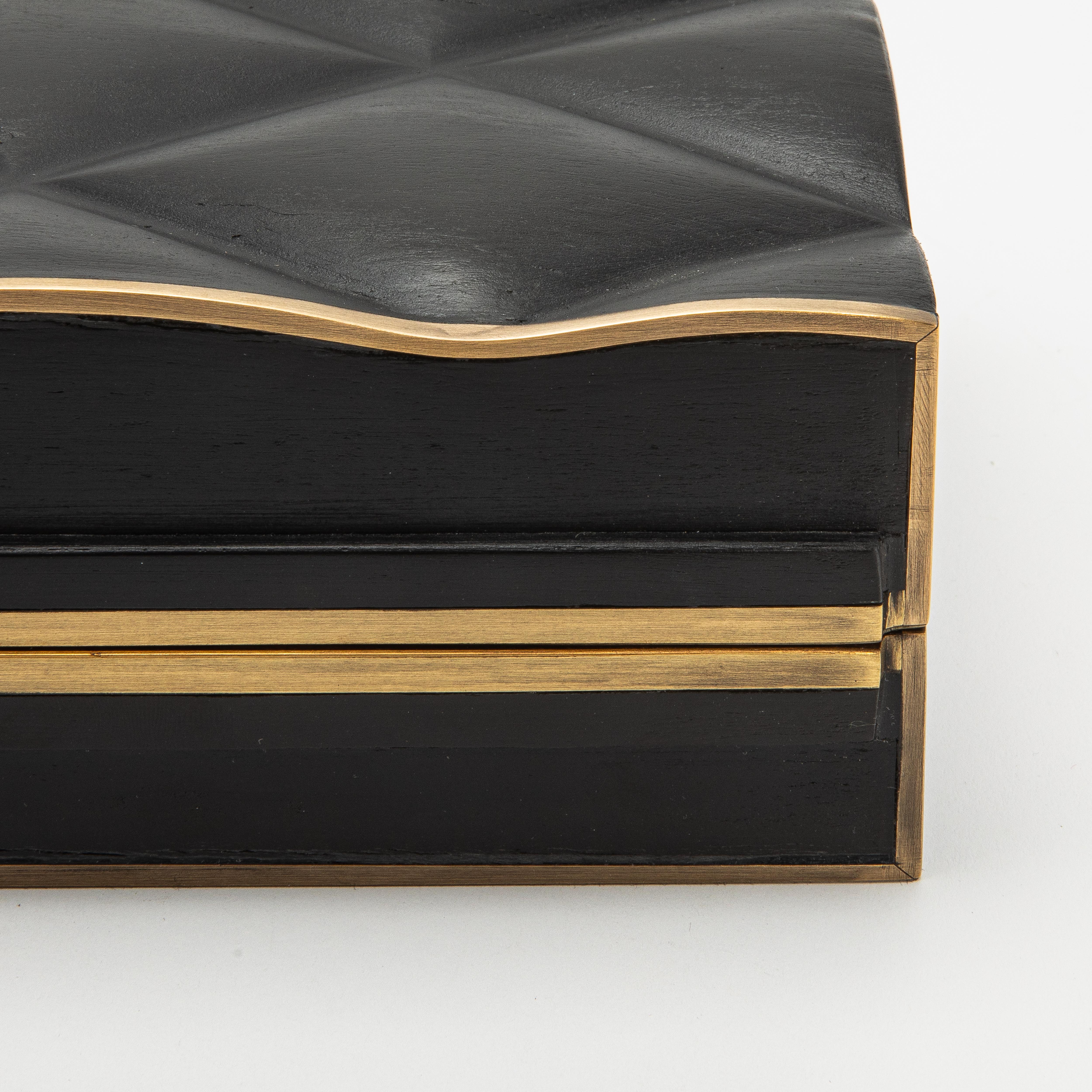 Juego de 3 cajas acolchadas de roble negro con latón patinado bronce by Kifu Paris en venta 3
