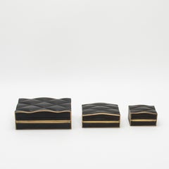 Set di 3 scatole trapuntate in Oak nero con ottone patinato bronzo di Kifu Paris