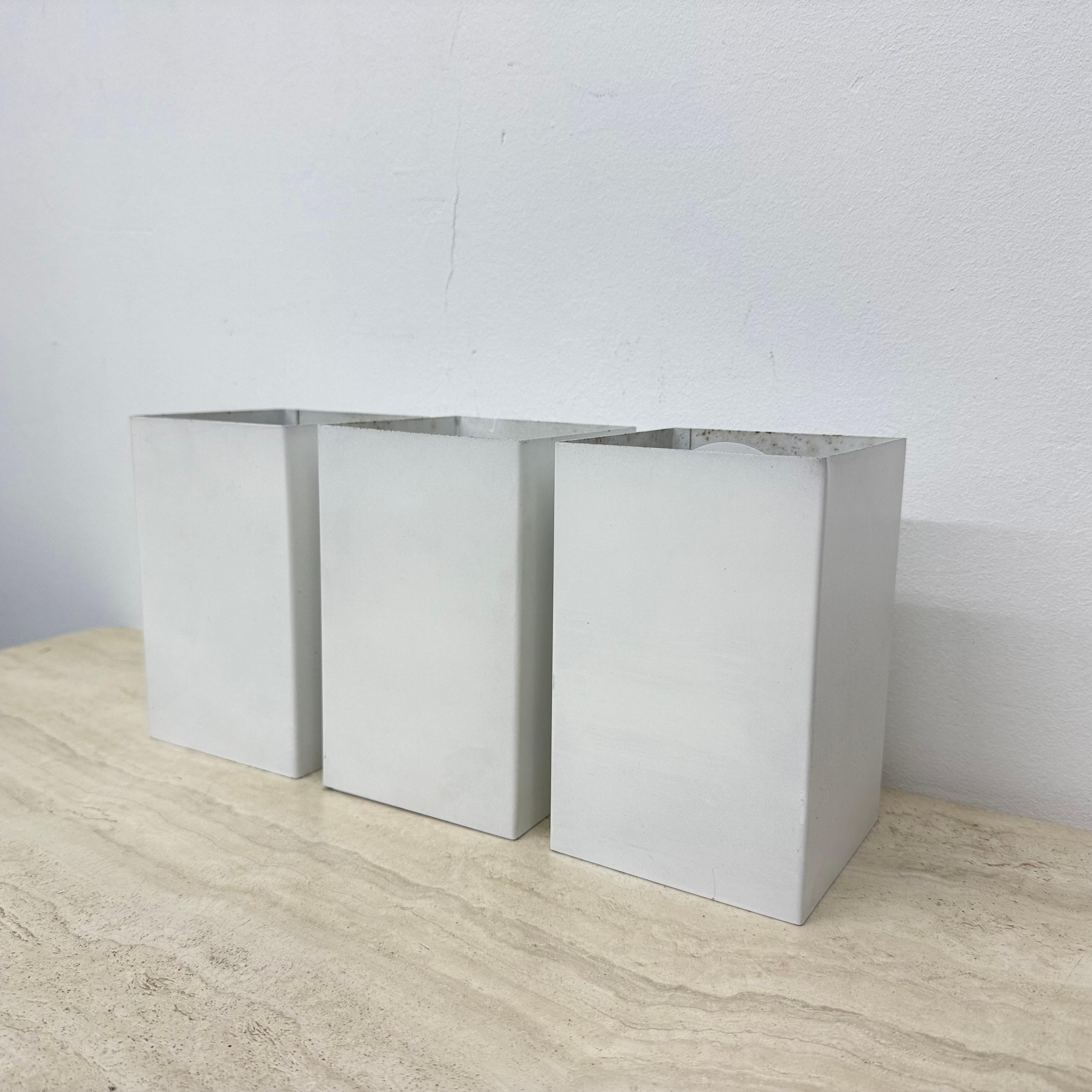 Set di 3 lampade da parete/soffitto dal design minimalista RAAK P300 , anni '70 in vendita 8