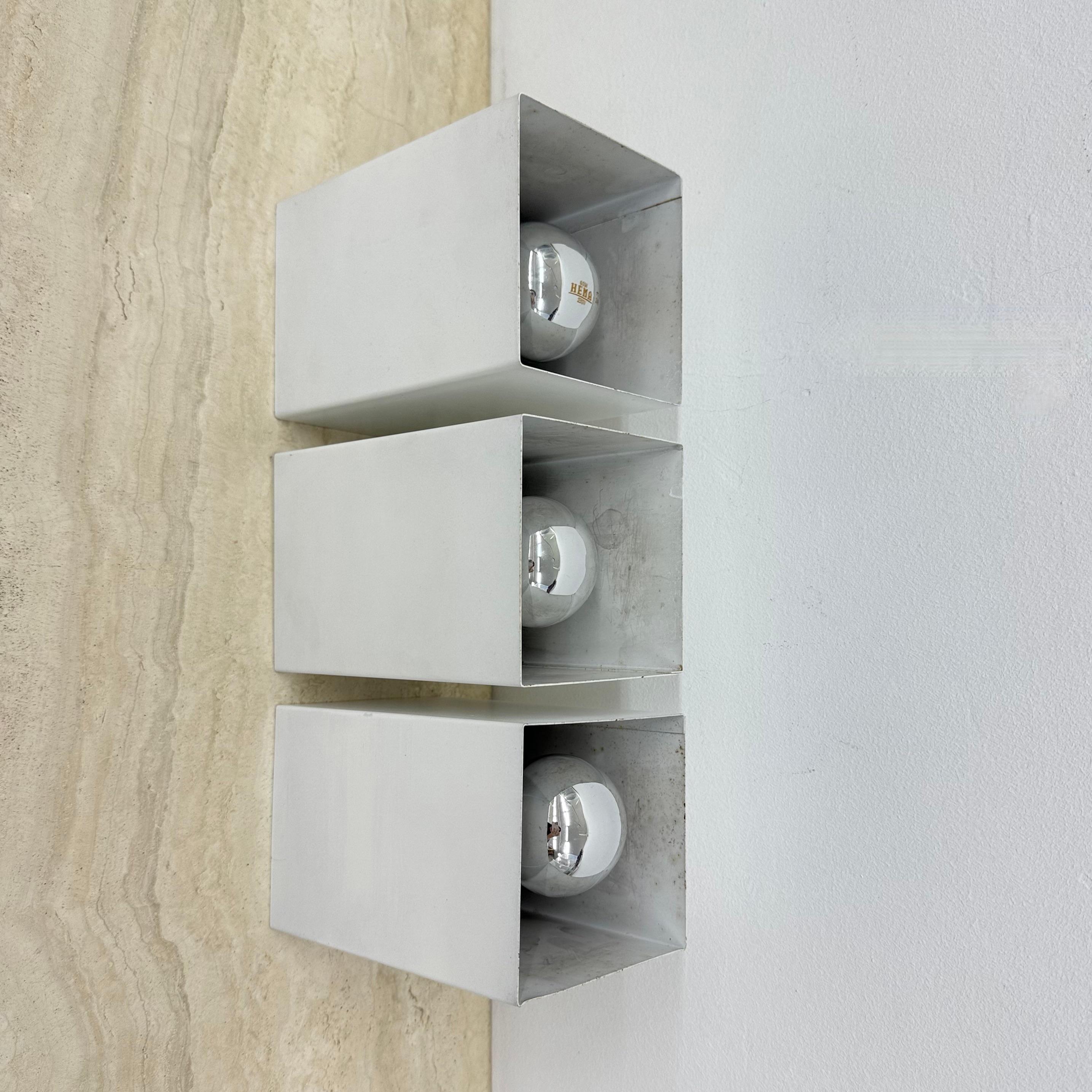 Set di 3 lampade da parete/soffitto dal design minimalista RAAK P300 , anni '70 in vendita 9