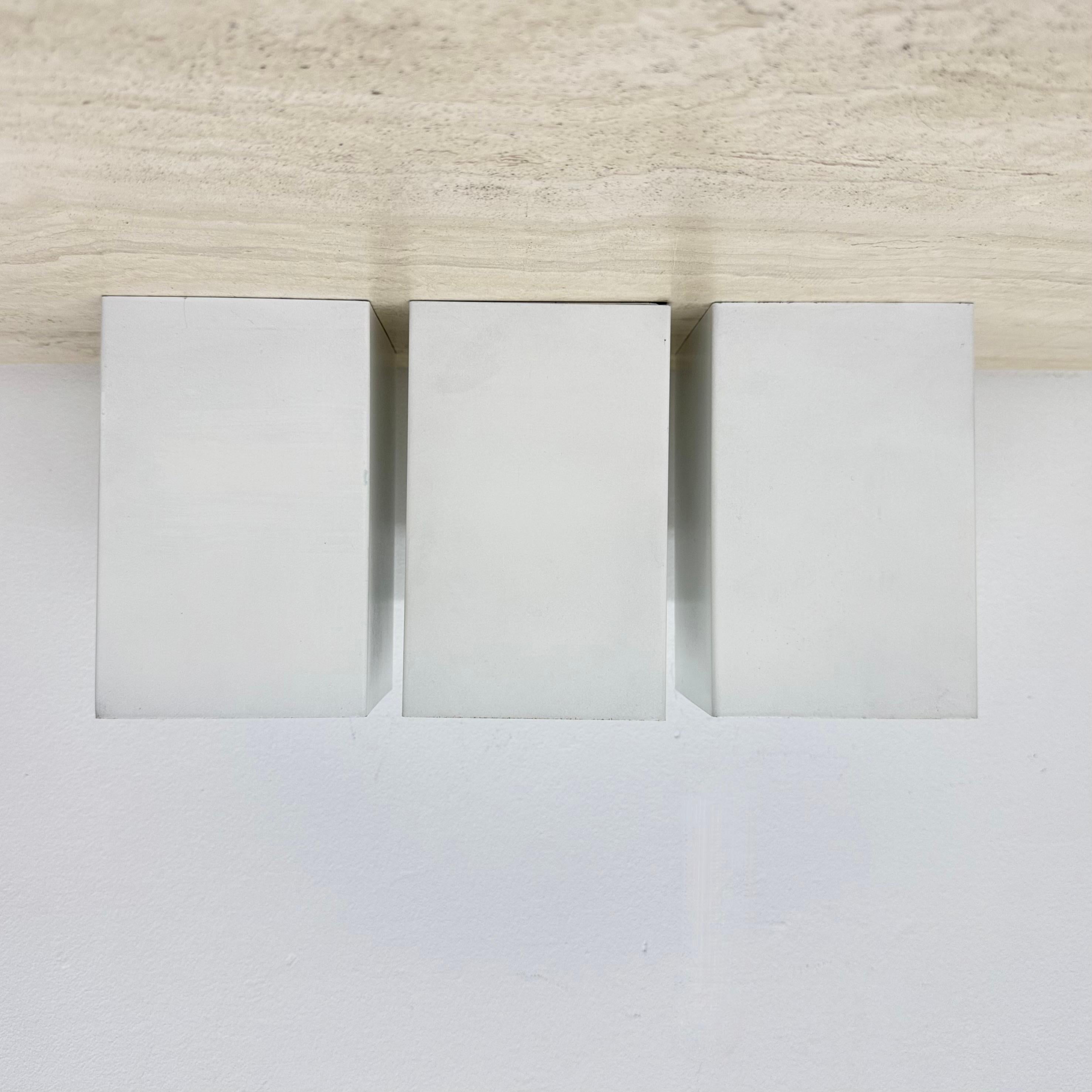 Set di 3 lampade da parete/soffitto dal design minimalista RAAK P300 , anni '70 in vendita 11