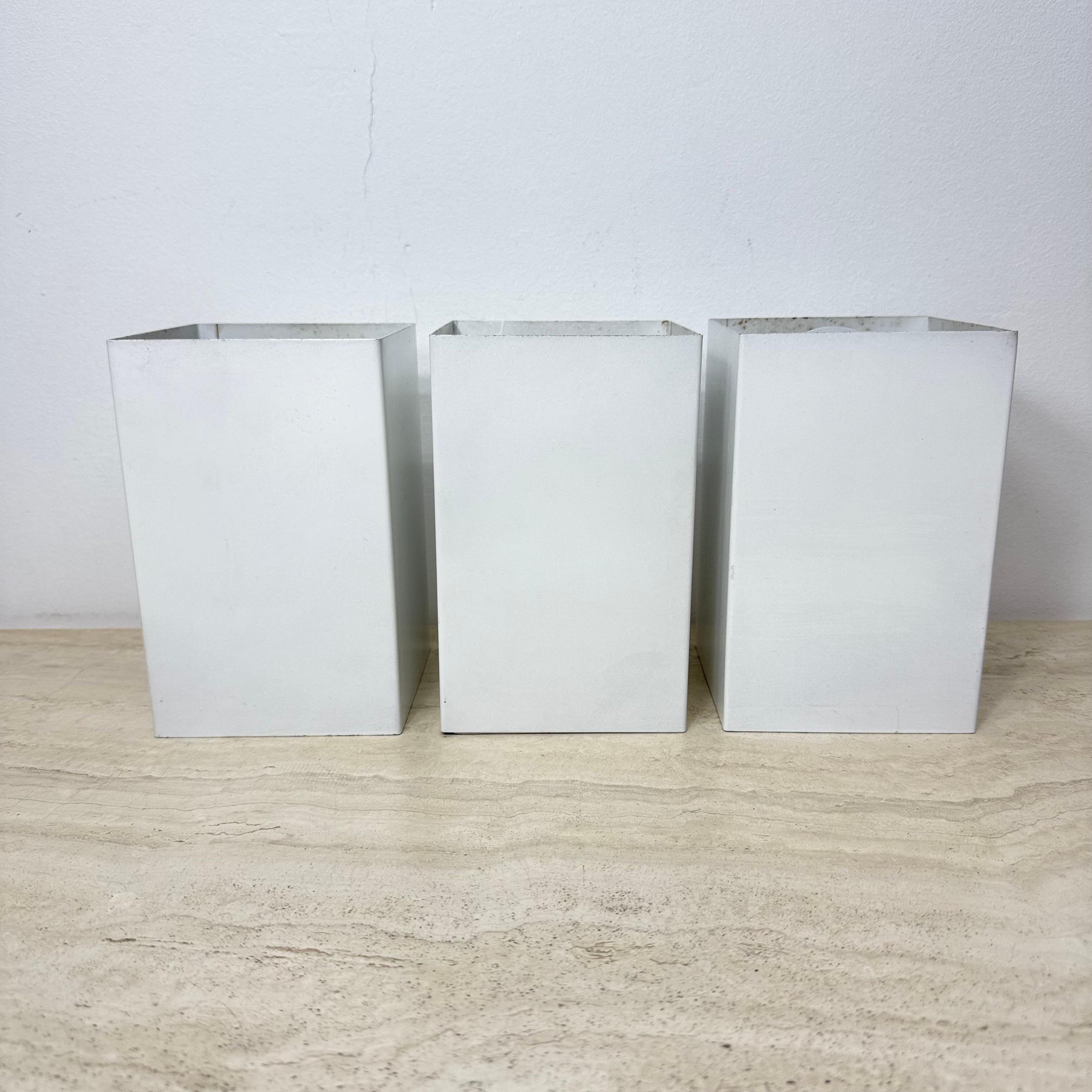 Set di 3 lampade da parete/soffitto dal design minimalista RAAK P300 , anni '70 in vendita 13