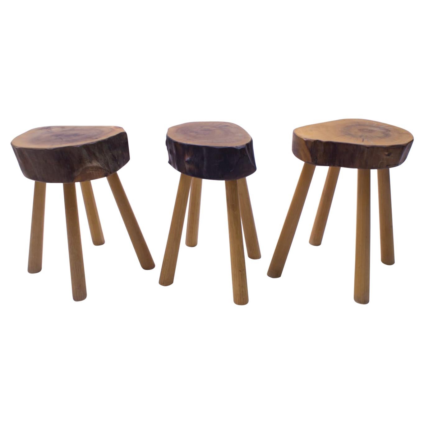 Ensemble de 3 rares tables d'appoint ou tabourets à quatre pieds du milieu du siècle dernier en vente