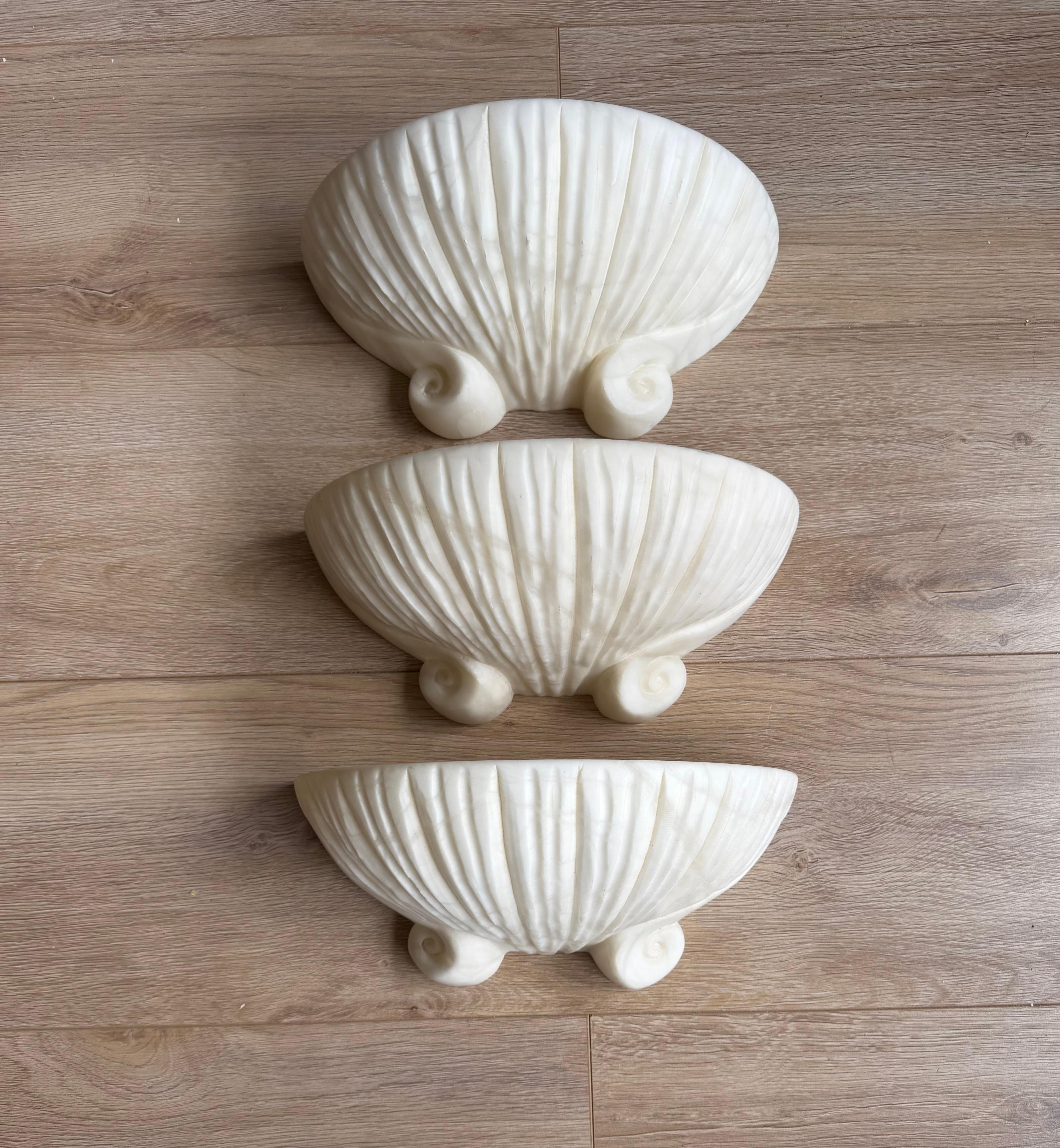Set of 3 Rare, Midcentury Modern Seashell Design White Alabaster Wall Sconces In Excellent Condition For Sale In Lisse, NL