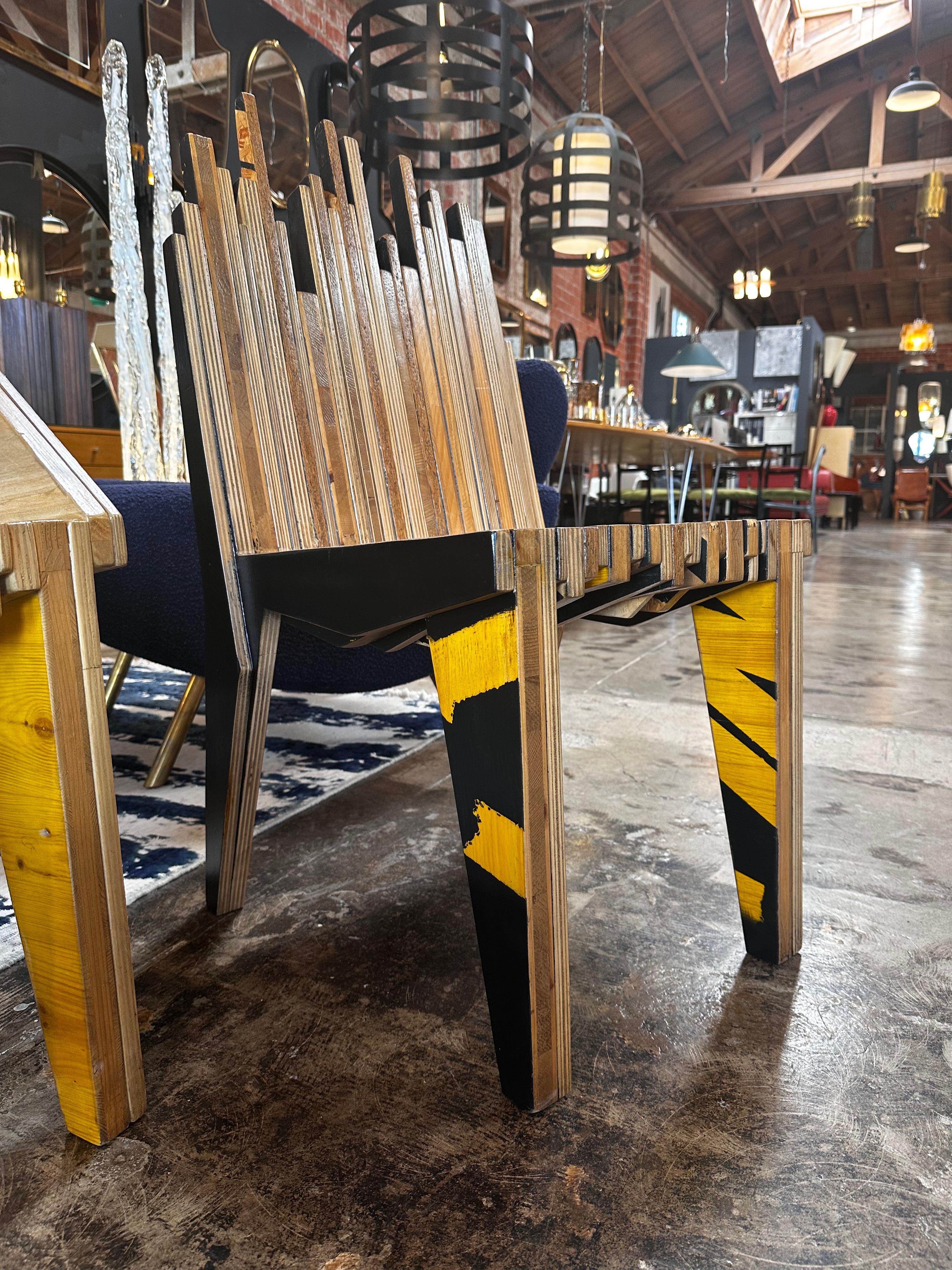 Ensemble de 3 chaises rares en bois  Par Robino &  Denton pour Petroglyph 2011 en vente 7