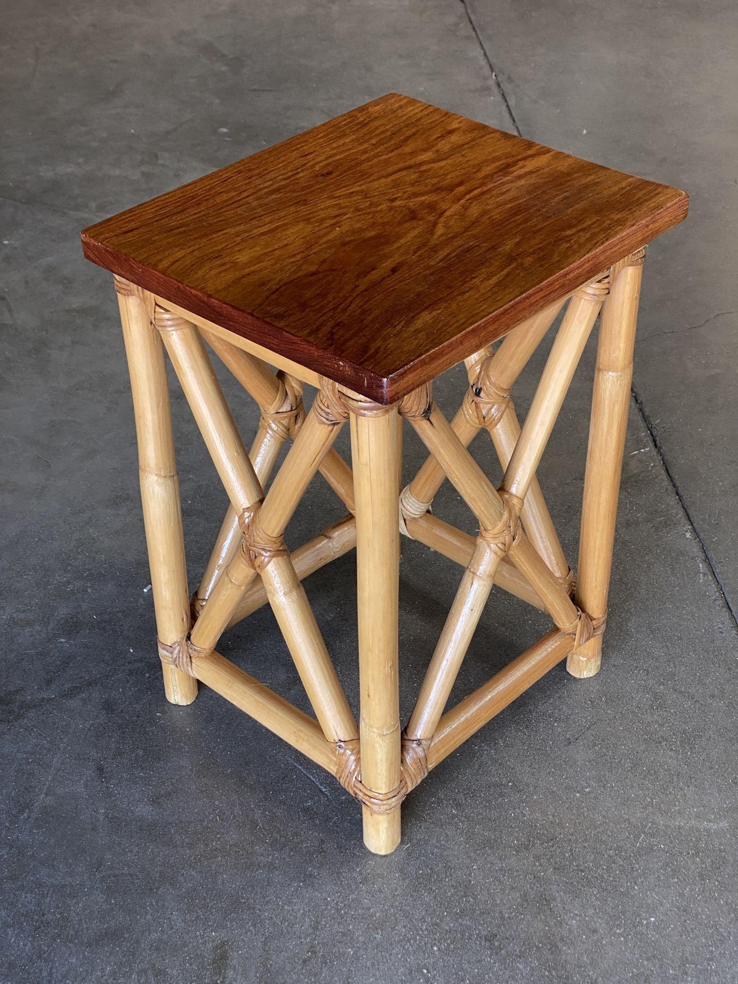 Mid-20th Century Restored Set of 3 Rattan Nesting X Side Tables with Mahogany Top For Sale