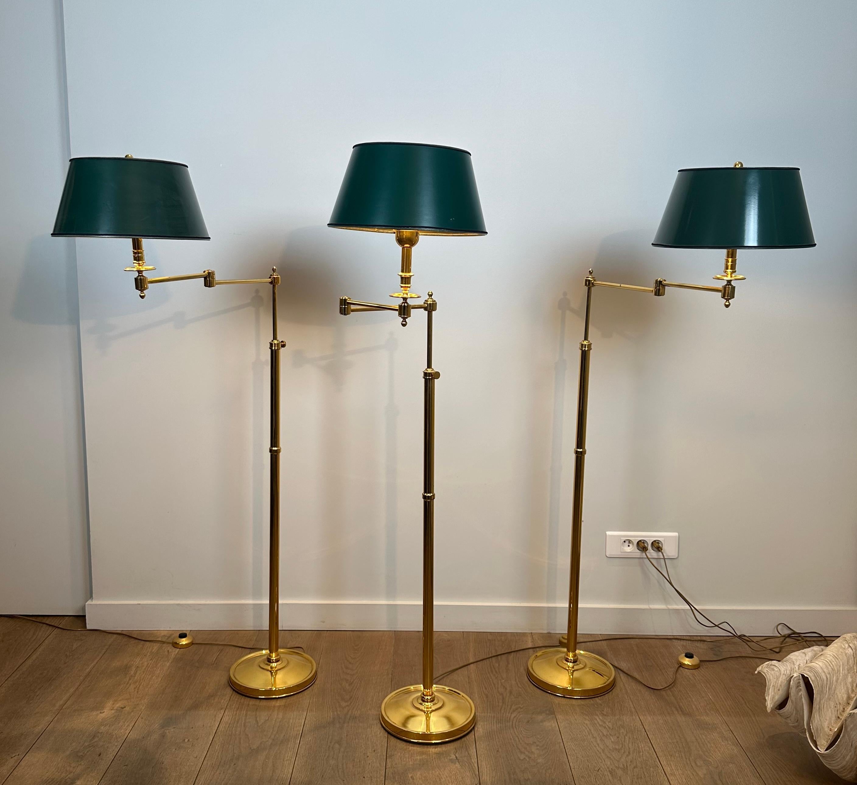 Set of 3 Reading Lamps with Removable Arms in Brass and Synthetic Green Painted In Good Condition For Sale In Marcq-en-Barœul, Hauts-de-France