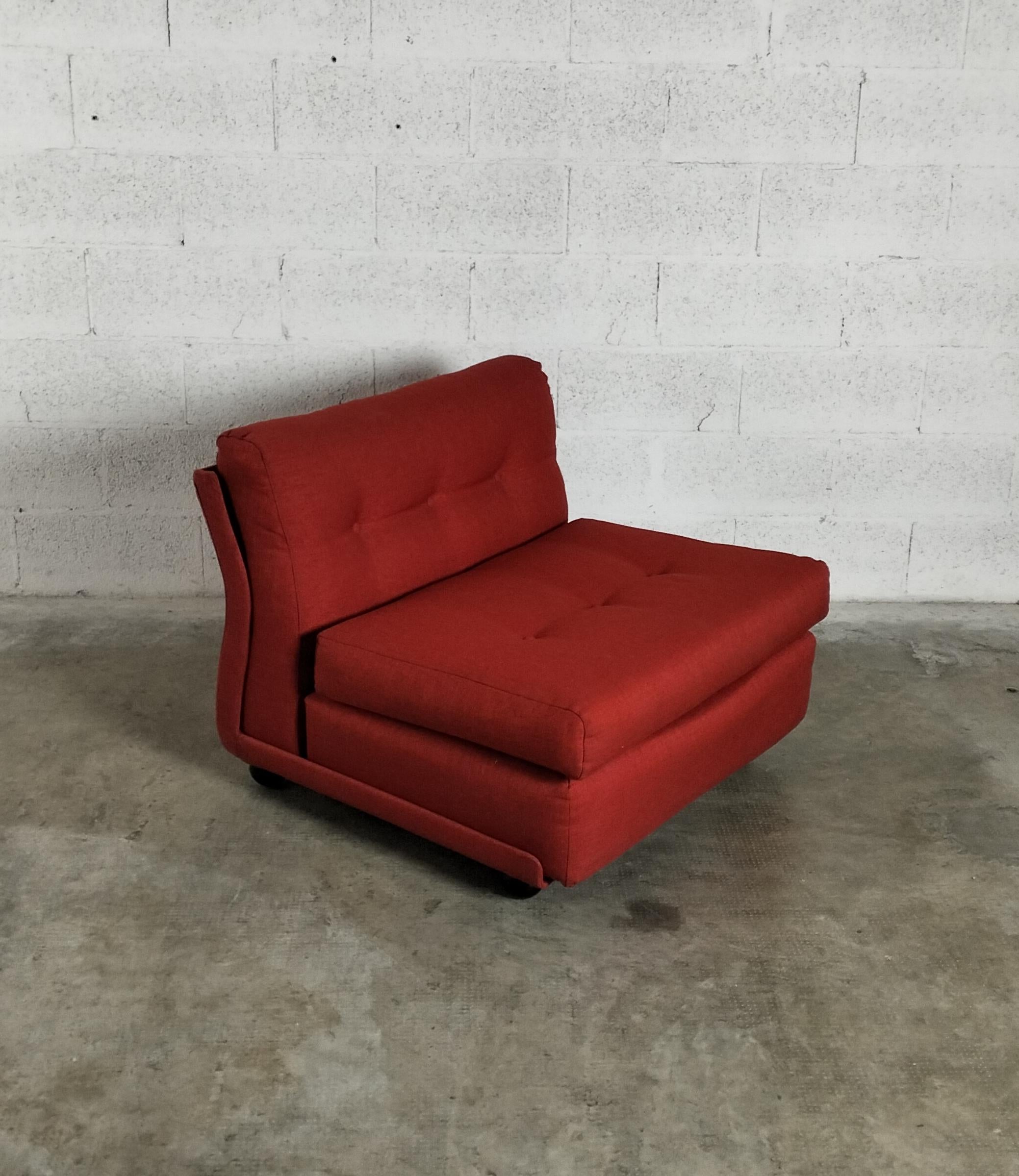 Amanta lounge chair from 1966 (the year the company was founded).

The solution of the shell separated and upholstered from the padded part and made of plastic material defines the new standard of new generation seating and indeed transforms a