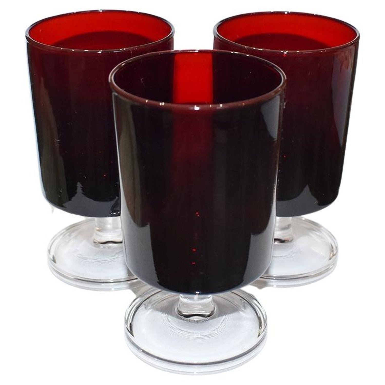 https://a.1stdibscdn.com/set-of-3-red-french-glass-cordial-glasses-luminarc-france-for-sale/f_33823/f_313418821670446979568/f_31341882_1670446979794_bg_processed.jpg?width=1500