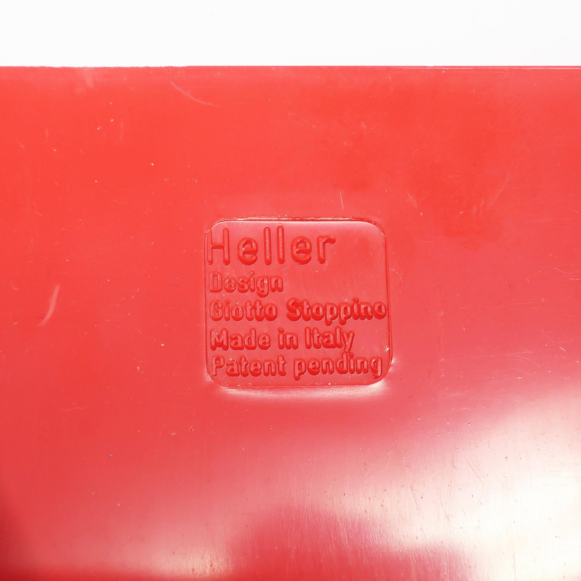 Set von 3 roten Platten- oder Zeitschriftenständern von Giotto Stoppino für Heller im Angebot 1