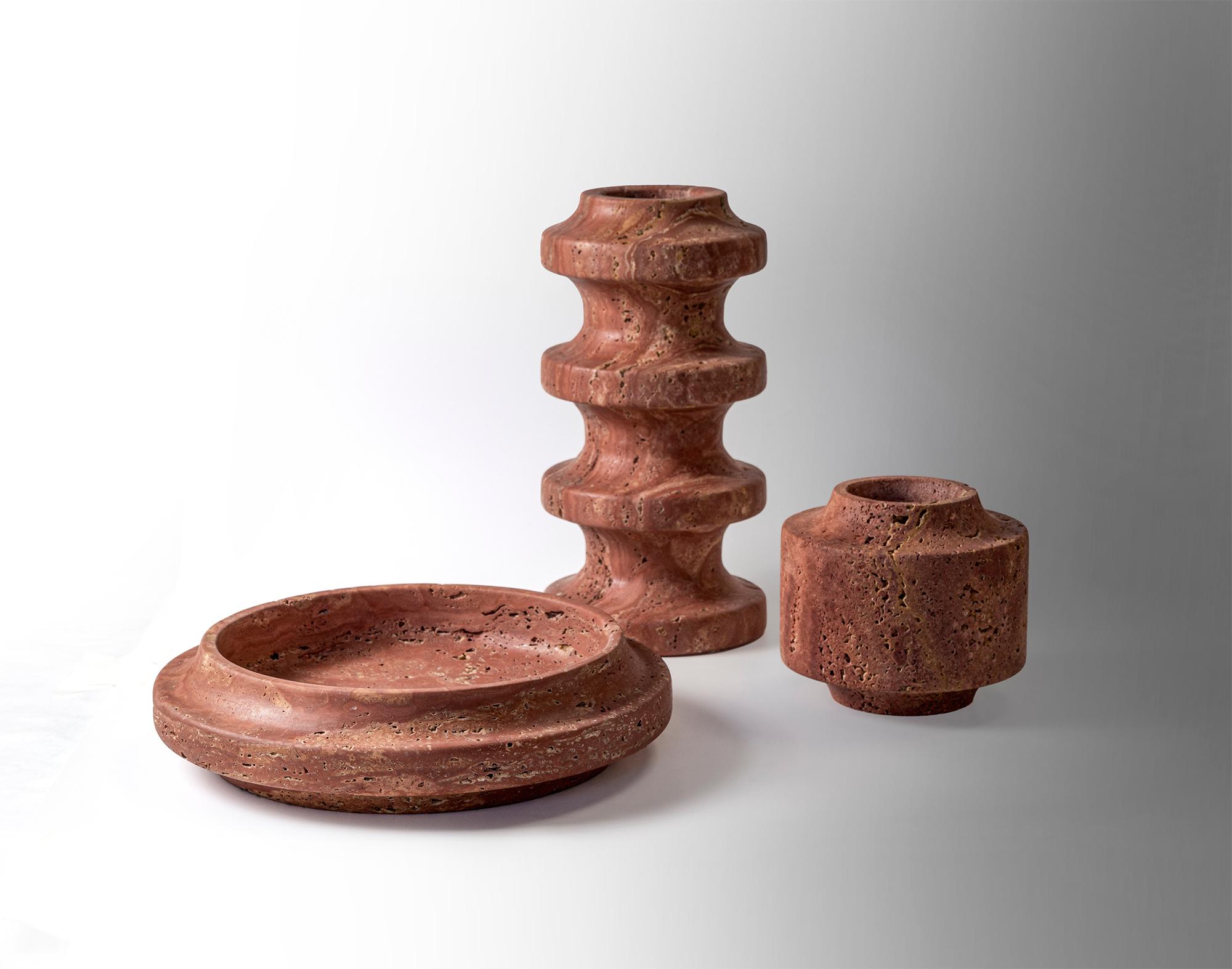Set of 3 Red Travertine High Vase, Bowl and Pot by Etamorph
Dimensions: High Vase: Ø 13.5 x H 27 cm.
Pot: Ø 13 x H 12 cm.
Bowl: : Ø 27.5 x H 6.5 cm.
Materials: Red Travertine.

Available in different stone options. Please contact us. 

ETAMORPH is a