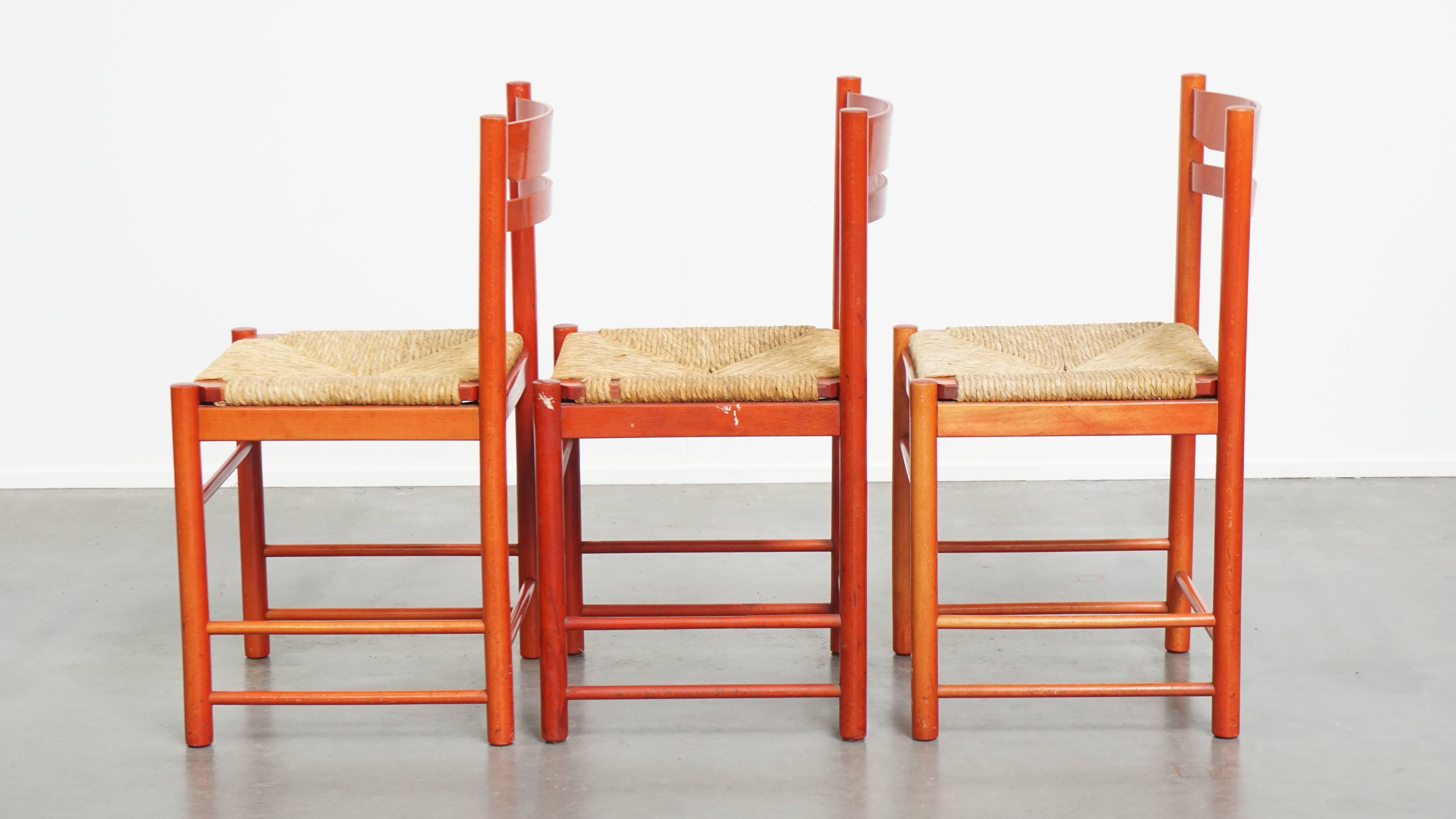Late 20th Century Set of 3 red vintage wooden chairs from the 1970s with a woven wicker seat For Sale