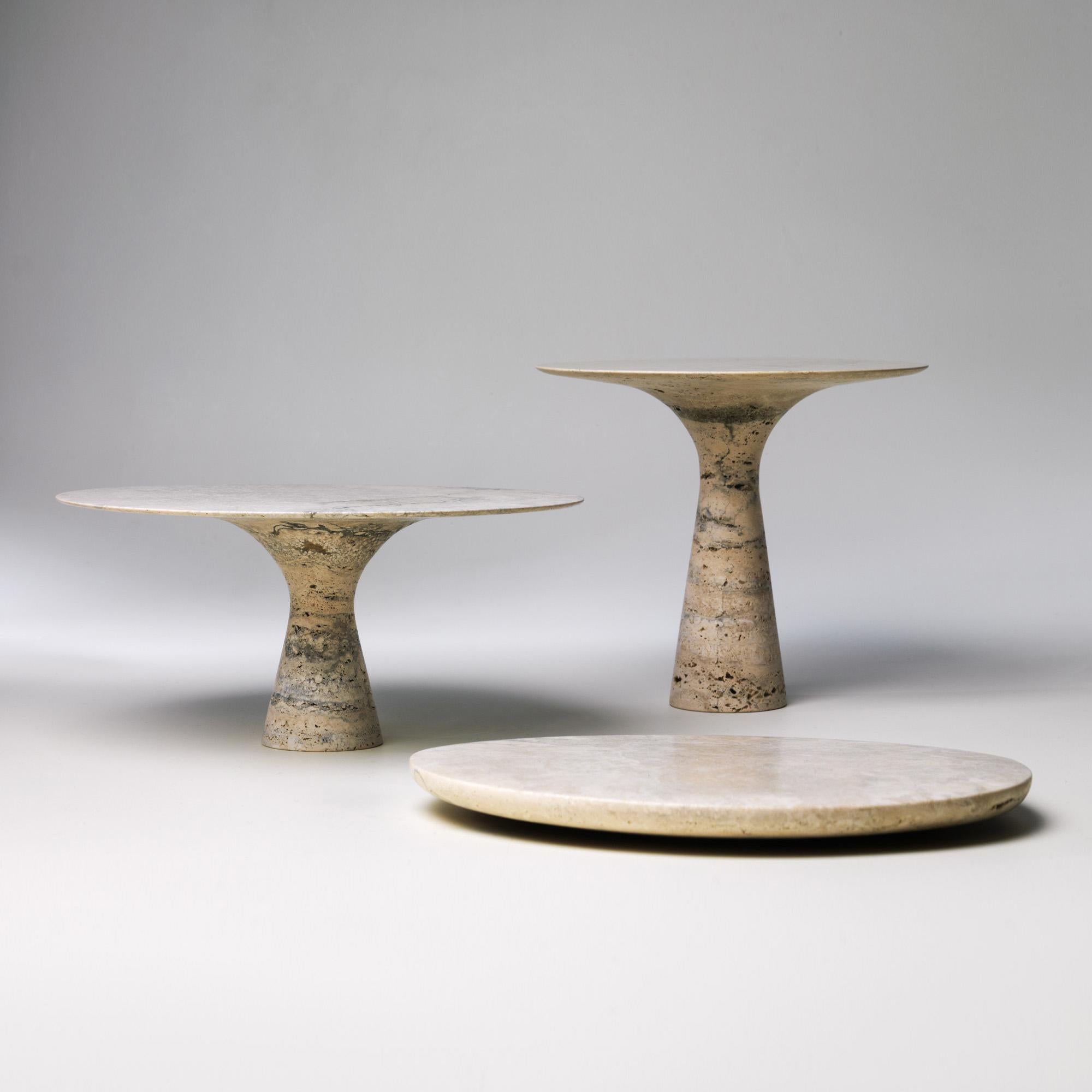 Set of 3 Refined Contemporary Marble Travertino Silver Cake Stands and Plate
Signed by Leo Aerts.
Dimensions: 
D 26 x H 22.5 cm 
D 32 x H 15 cm
D 32 x H 2 cm
Material: Travertino Silver marble
Technique: Polished, carved. 

Available in marble: