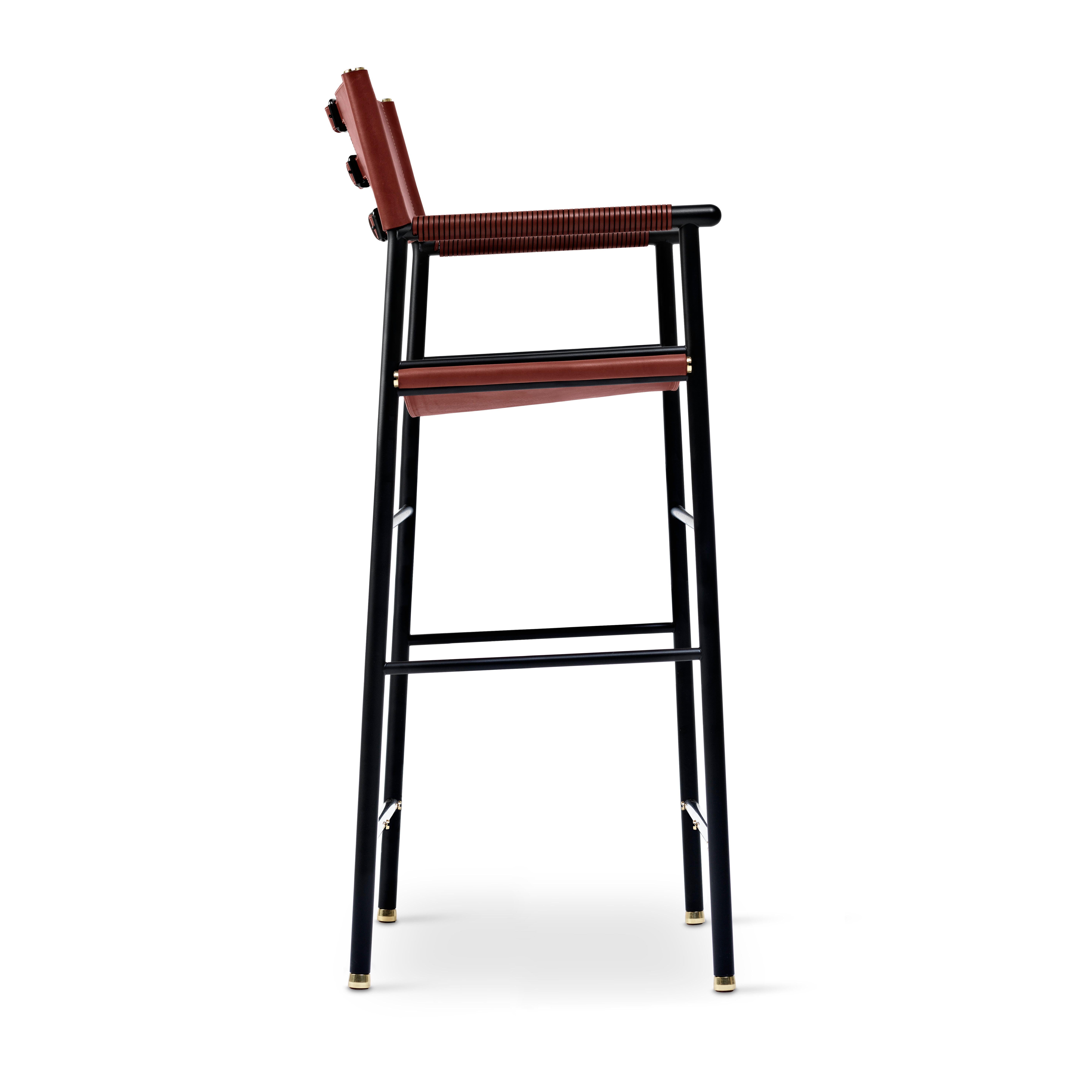 Espagnol Ensemble de 3 tabourets de bar contemporains w. Dossier en cuir cognac et métal en caoutchouc noir en vente