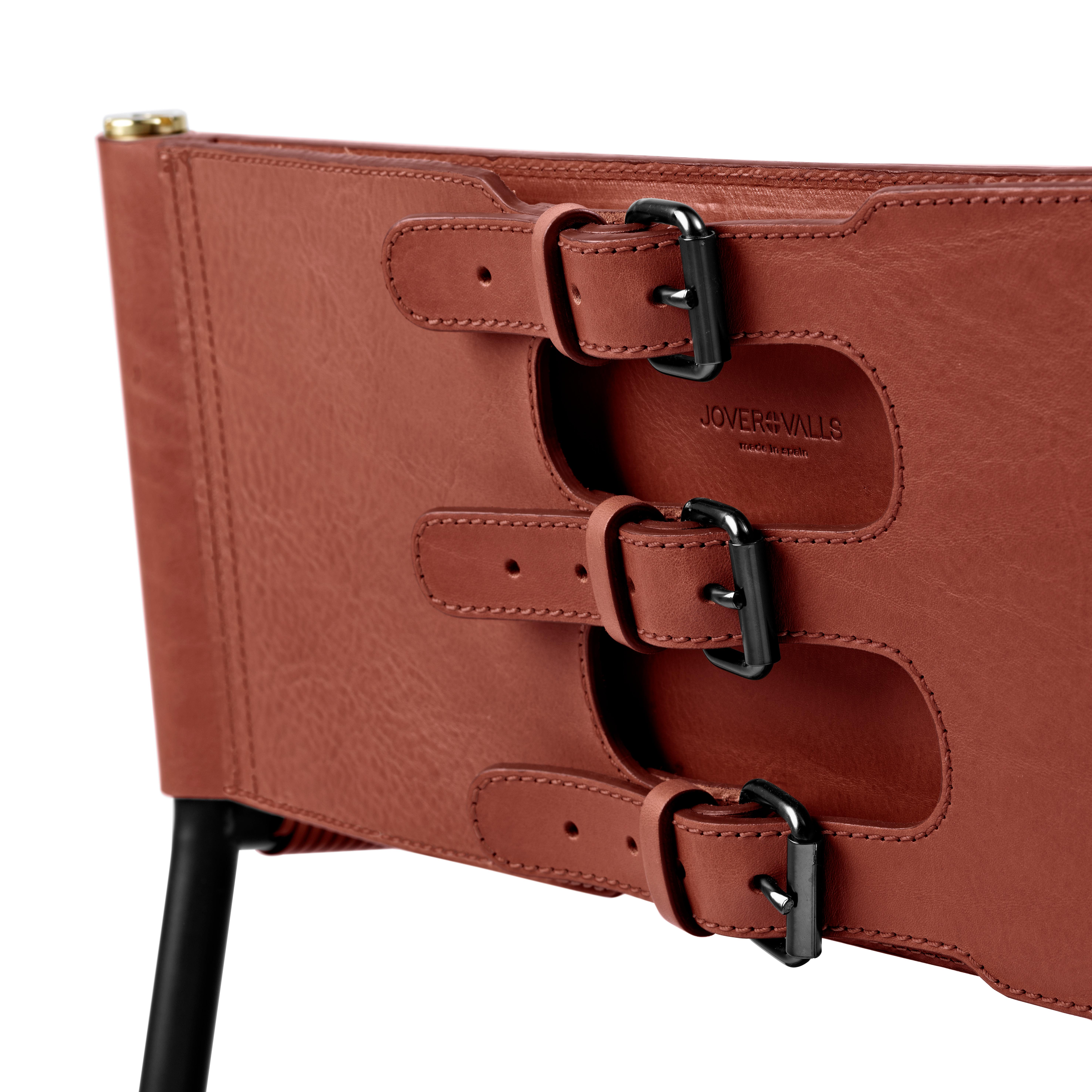 XXIe siècle et contemporain Ensemble de 3 tabourets de bar contemporains w. Dossier en cuir cognac et métal en caoutchouc noir en vente