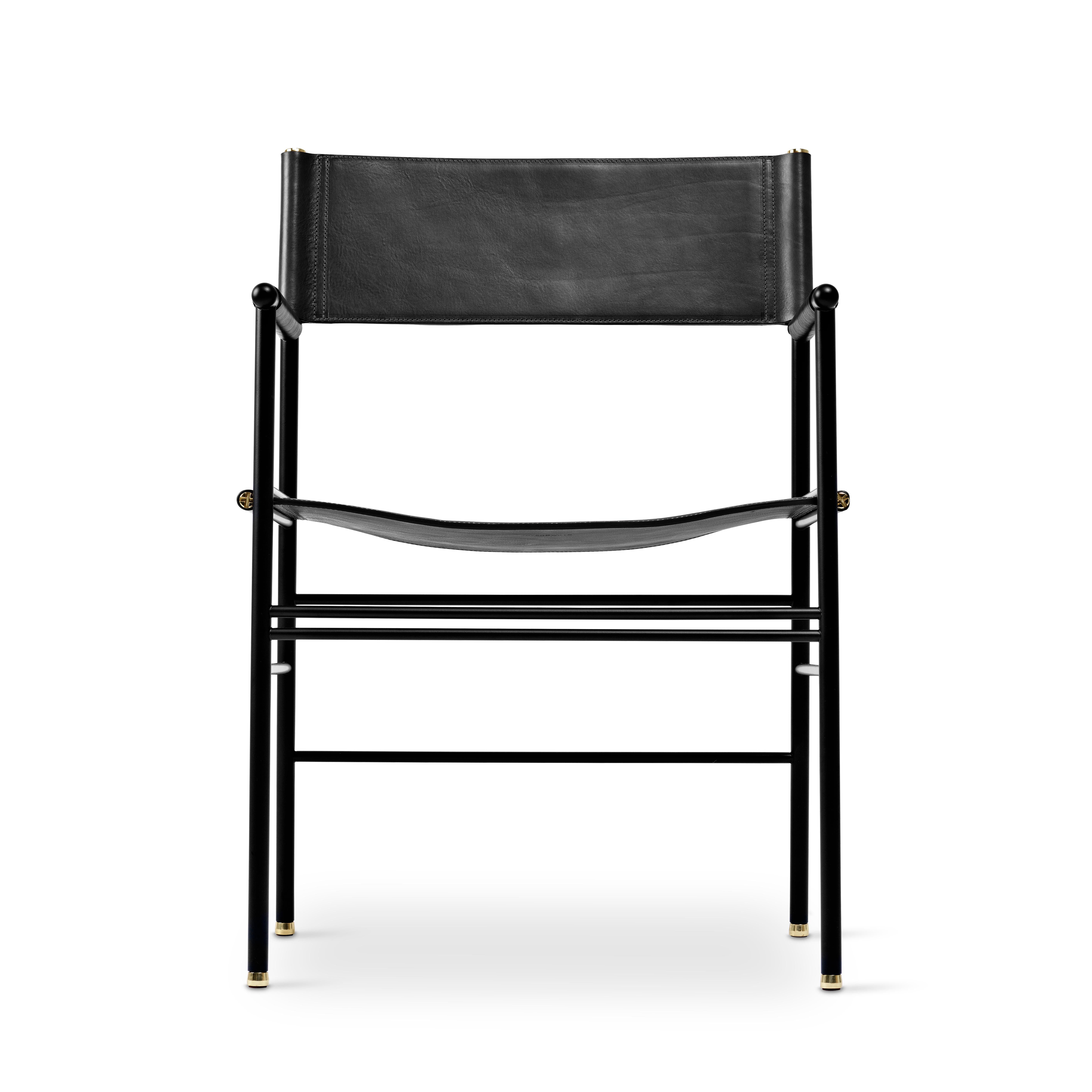 Satz von 3 handgefertigten zeitgenössischen Stühlen aus schwarzem Leder und schwarzem Gummimetall (21. Jahrhundert und zeitgenössisch) im Angebot