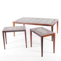 Set di 3 tavolini in palissandro e ceramica