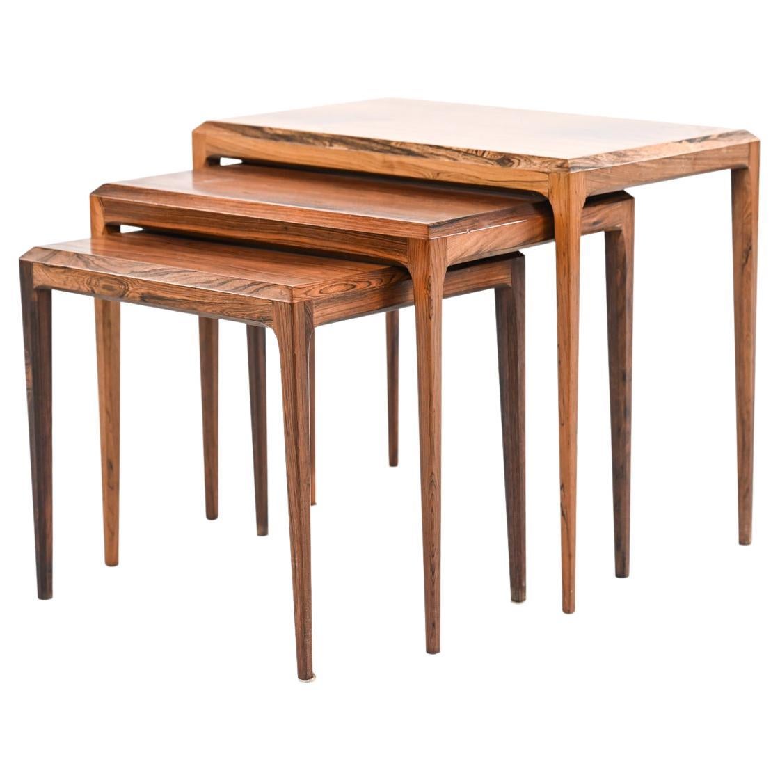 Ensemble de 3 tables gigognes en bois de rose, Johannes Andersen pour Silkeborg, vers les années 1960
