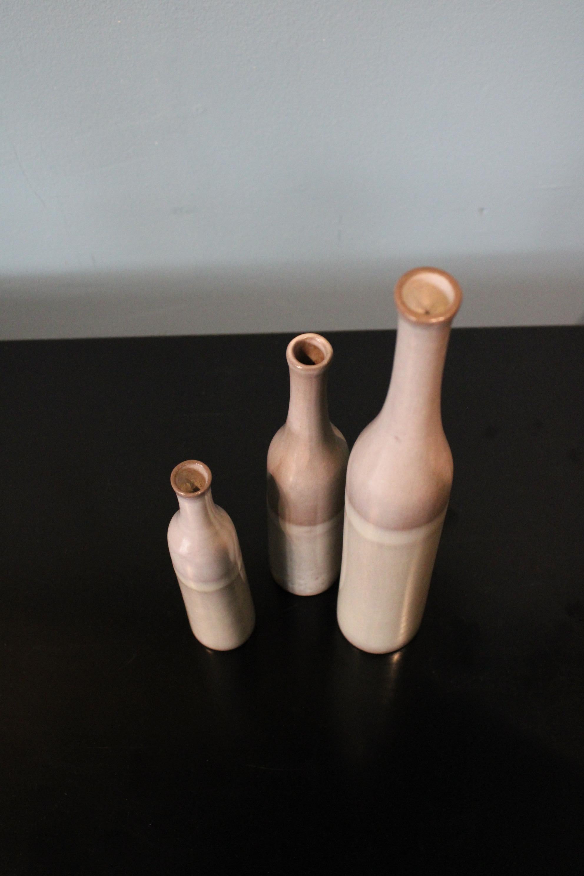 Ensemble de 3 bouteilles en céramique Ruelland, France, datant d'environ 1970 2