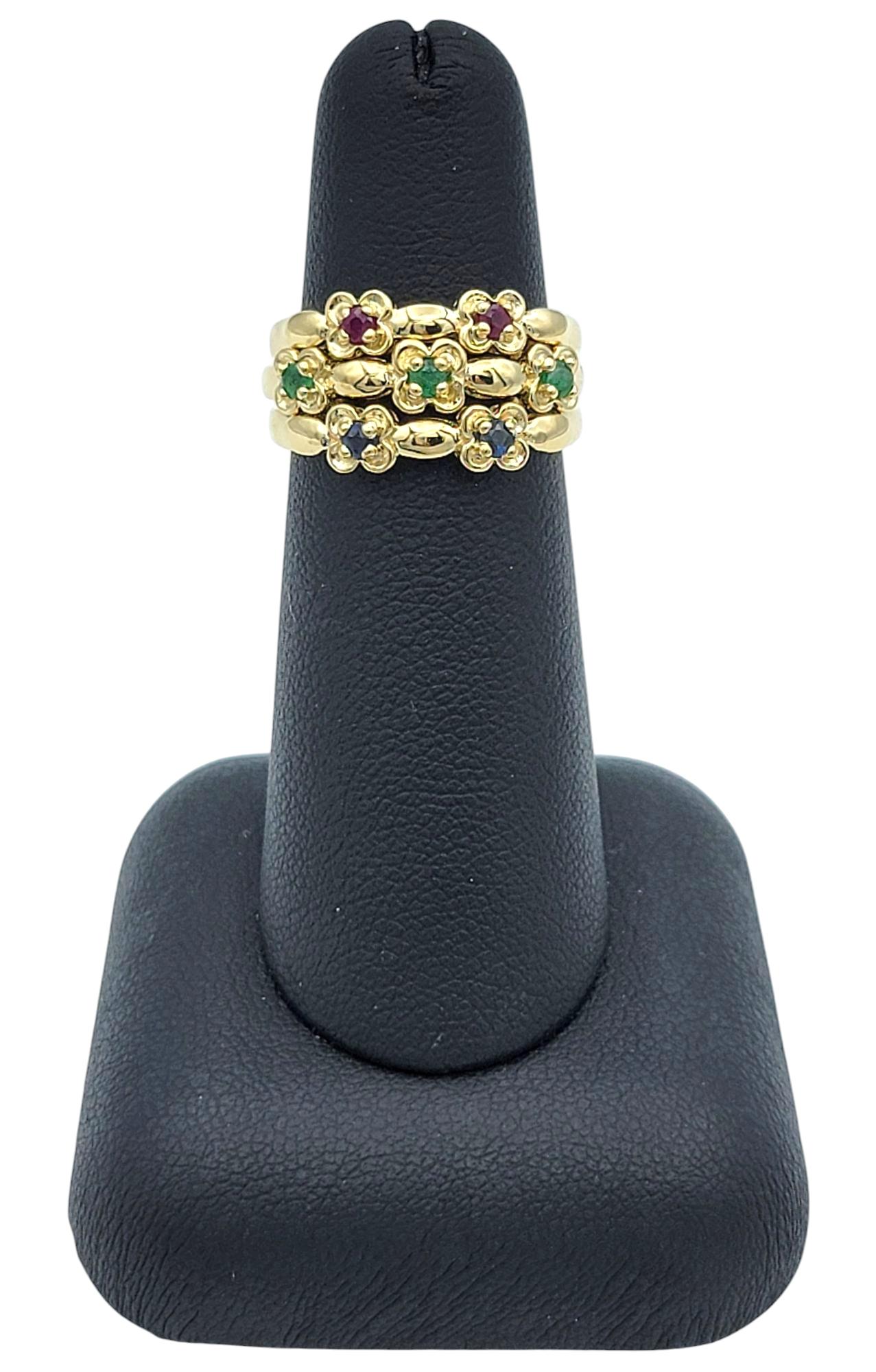 Set von 3 Saphir-, Smaragd- und Rubin-Blumen-Stapelringen aus 14 Karat Gelbgold im Angebot 5