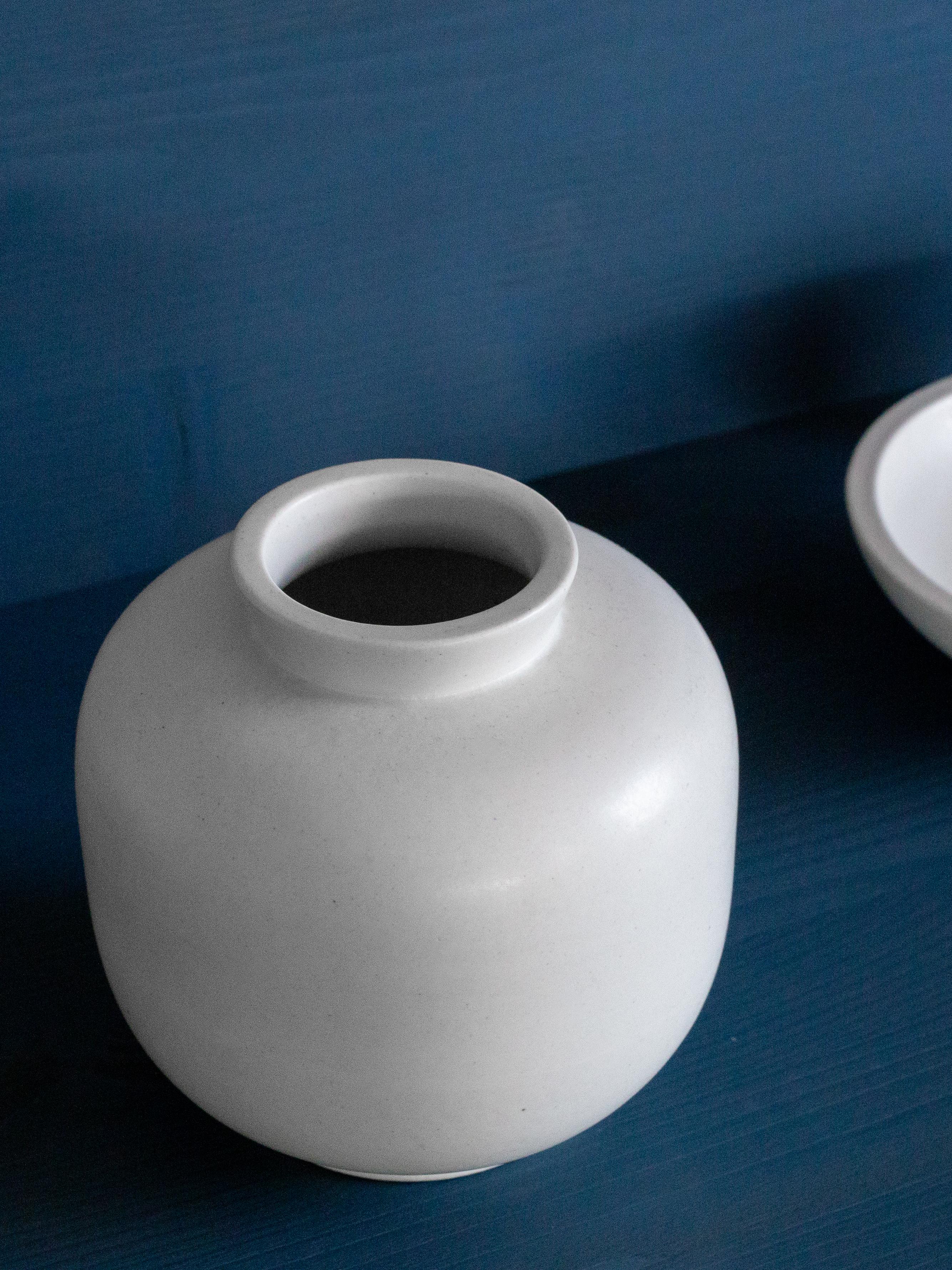 Set of 3 Scandinavian Modern 'Carrara' Vases & Bowl by Wilhelm Kåge, Gustavsberg 3
