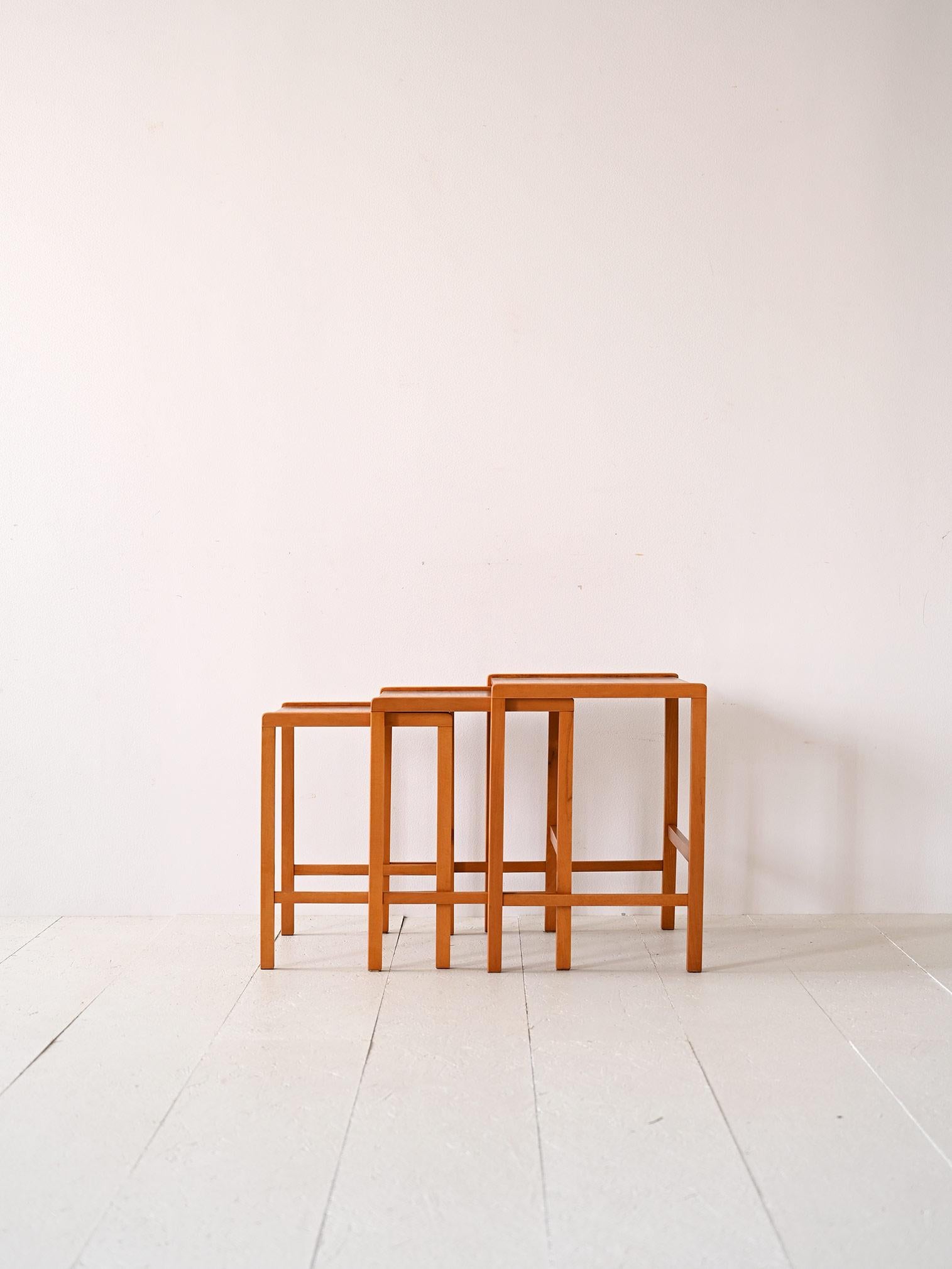 Set of 3 Scandinavian nesting tables In Good Condition For Sale In Brescia, IT