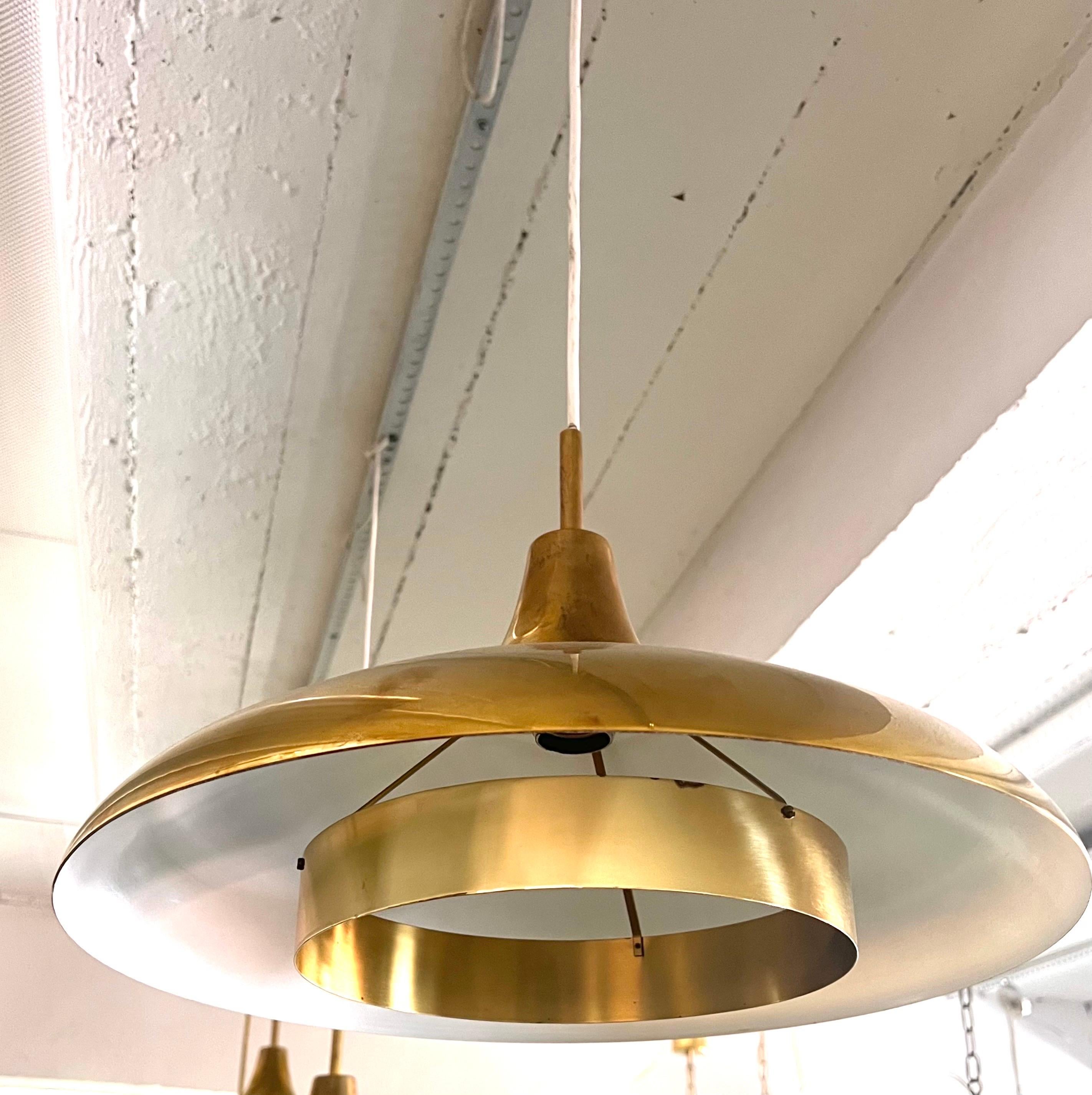 Set of 3 Scandinavian Organic Modern Brass Pendants by Borens, Sweden, 1960 In Good Condition For Sale In New York, NY
