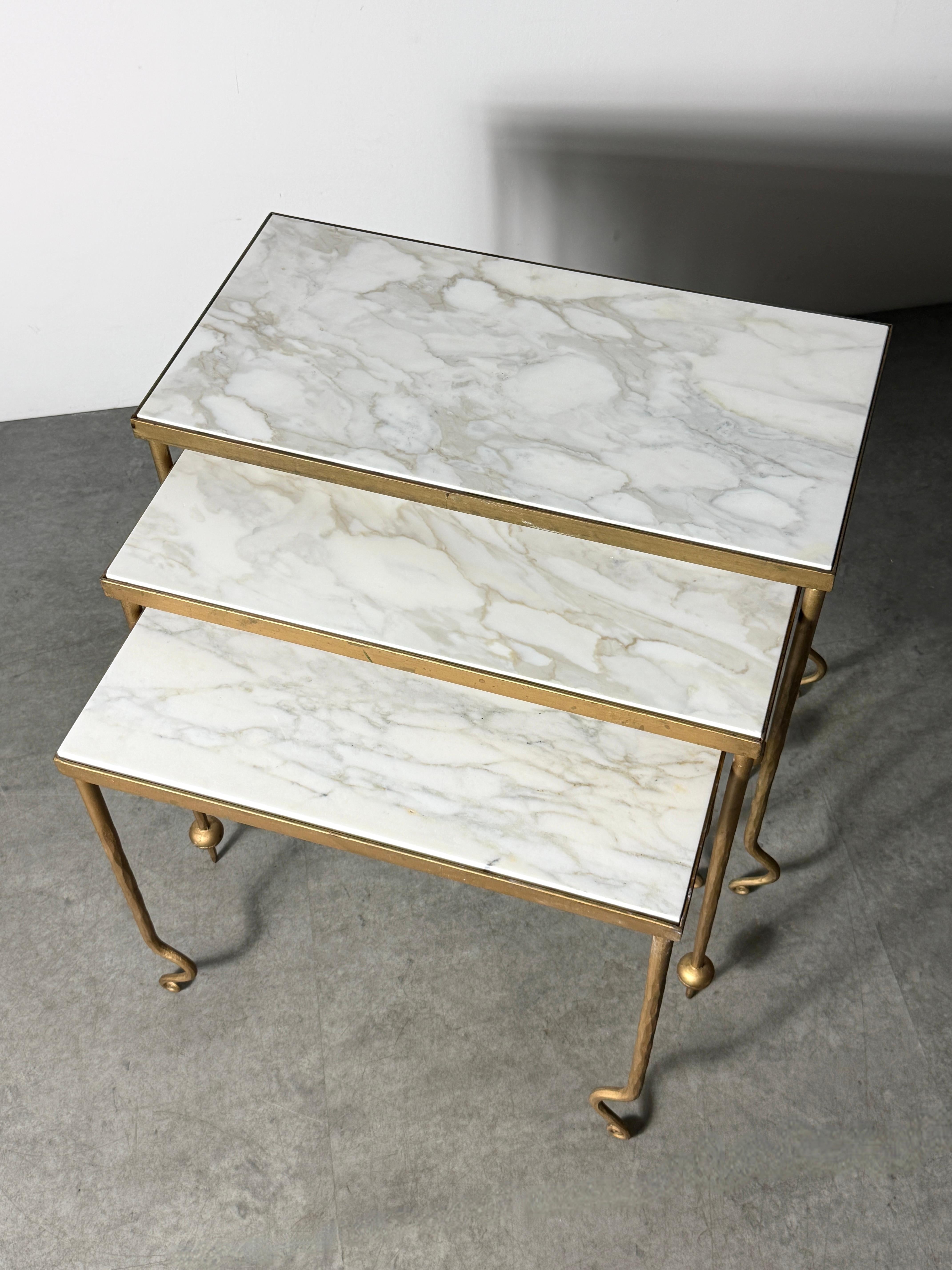 Set of 3 Sculptural Gilt Marble Nesting Tables Style of René Drouet France 1940s In Good Condition For Sale In Troy, MI