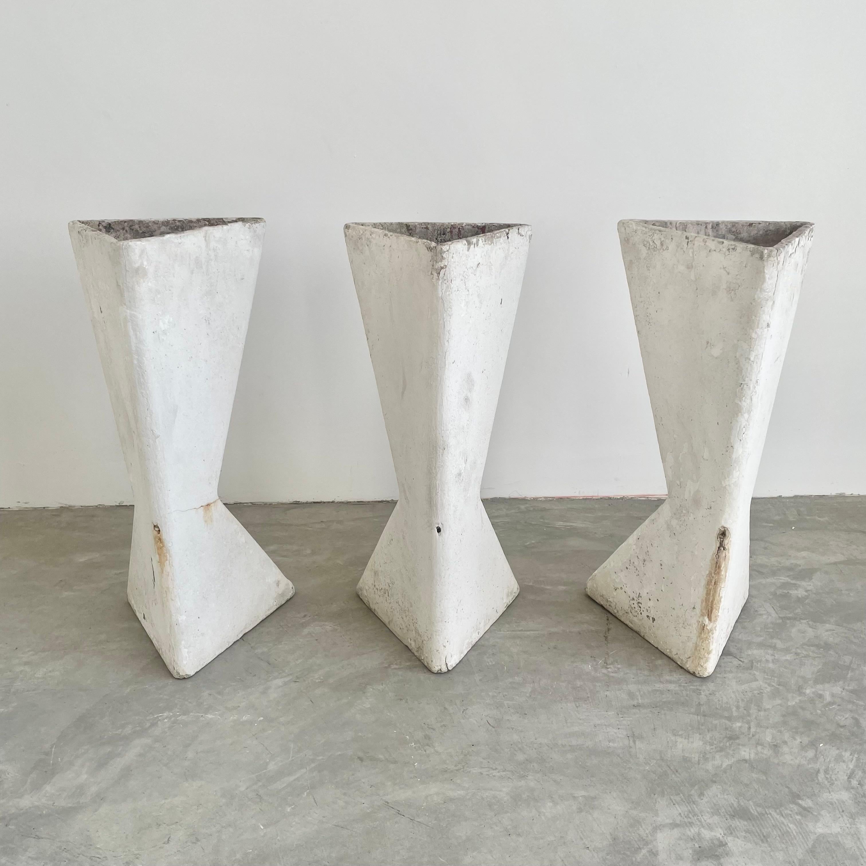 Ensemble de 3 jardinières triangulaires sculpturales de Willy Guhl, années 1960 en vente 4