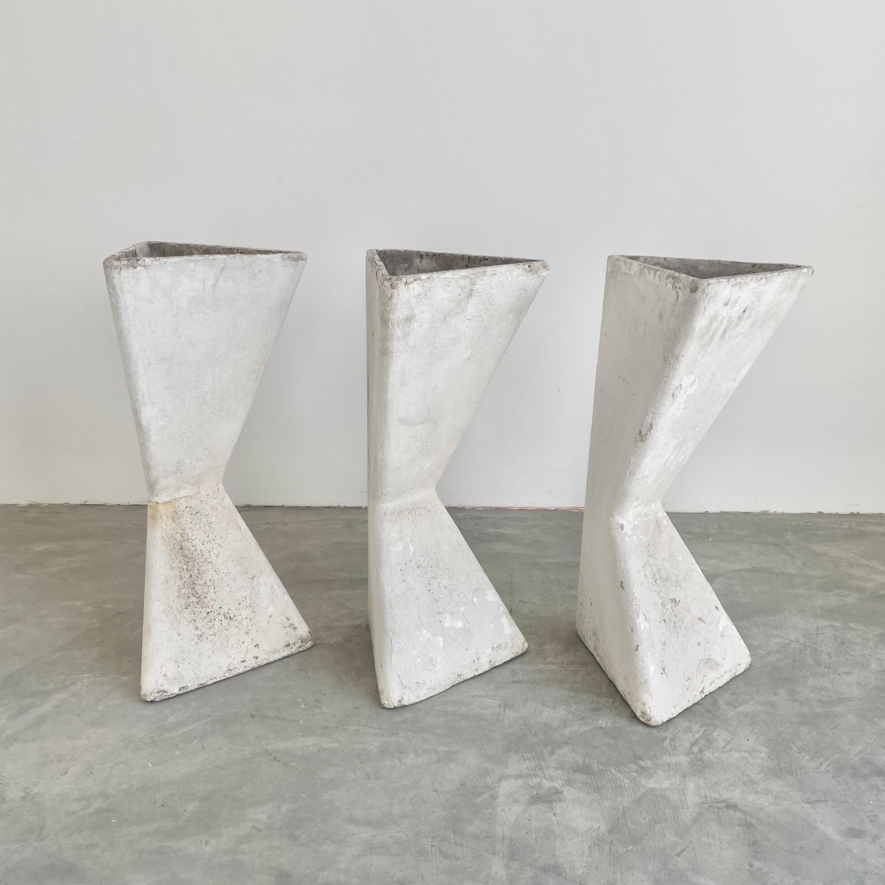 Ensemble de 3 jardinières triangulaires sculpturales de Willy Guhl, années 1960 en vente 1
