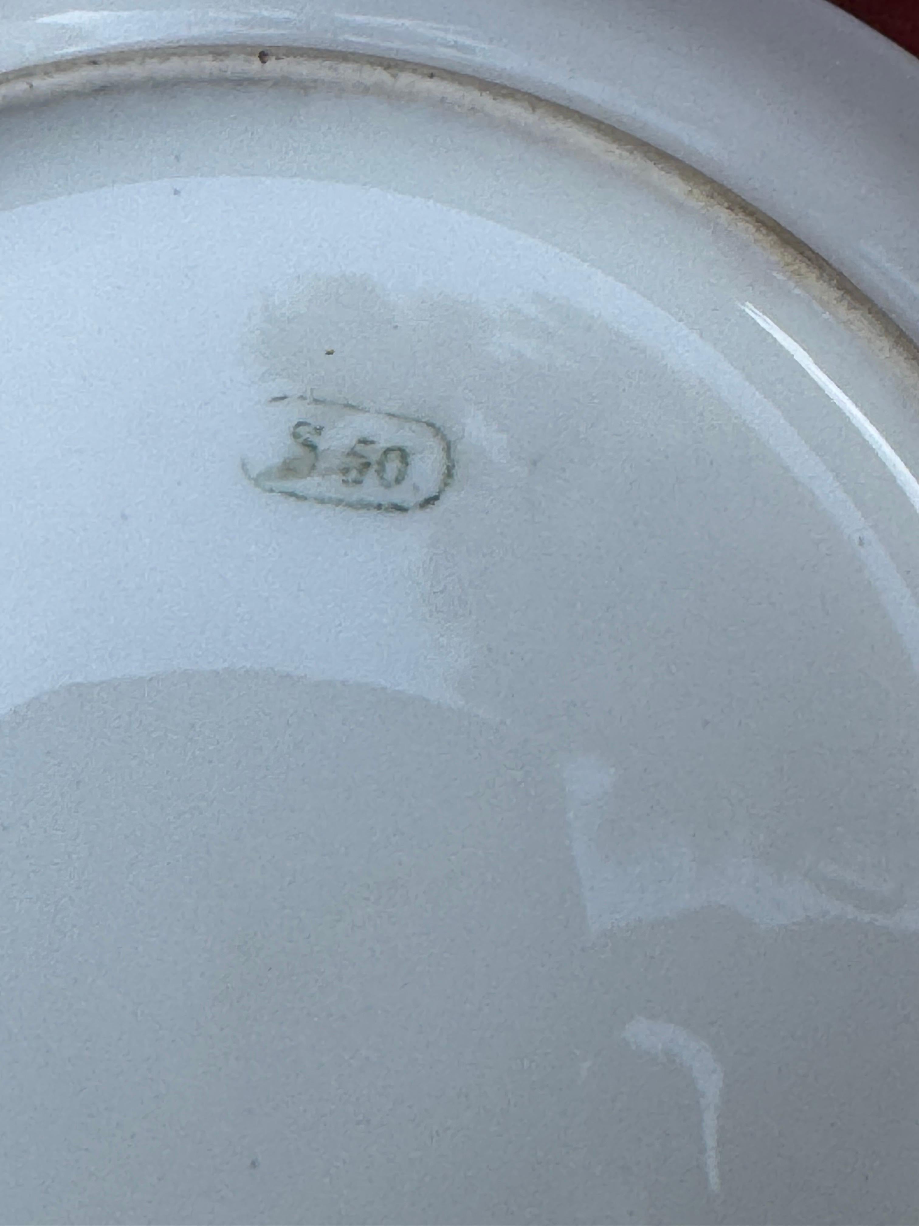 Satz von 3 Sèvres Porzellantassen und Untertassen 