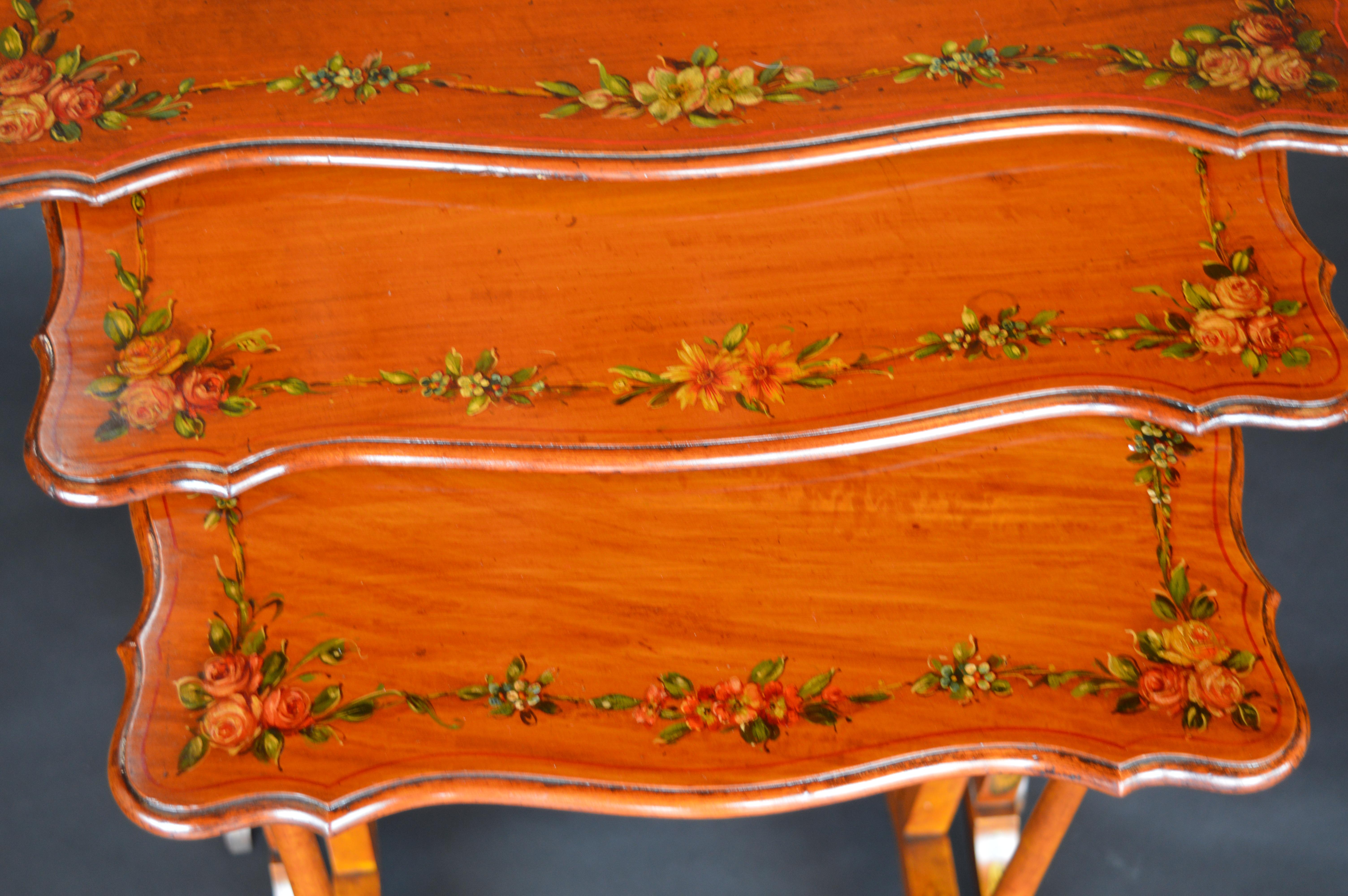19th Century Set of 3 Sheraton Revival Satin Wood Nesting Table For Sale