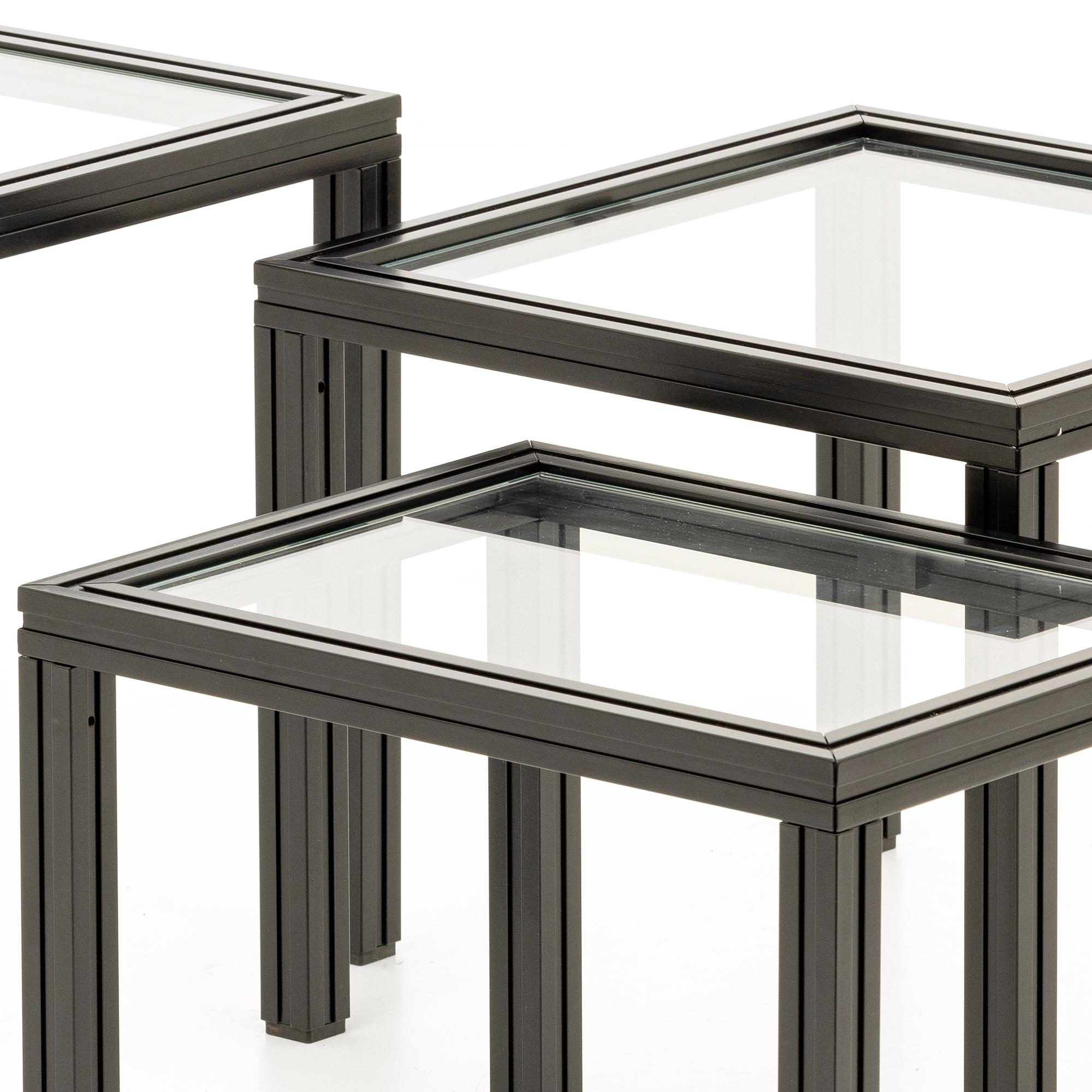 Set of 3 Side Tables in Black Metal and Glass In New Condition For Sale In Matosinhos, 13