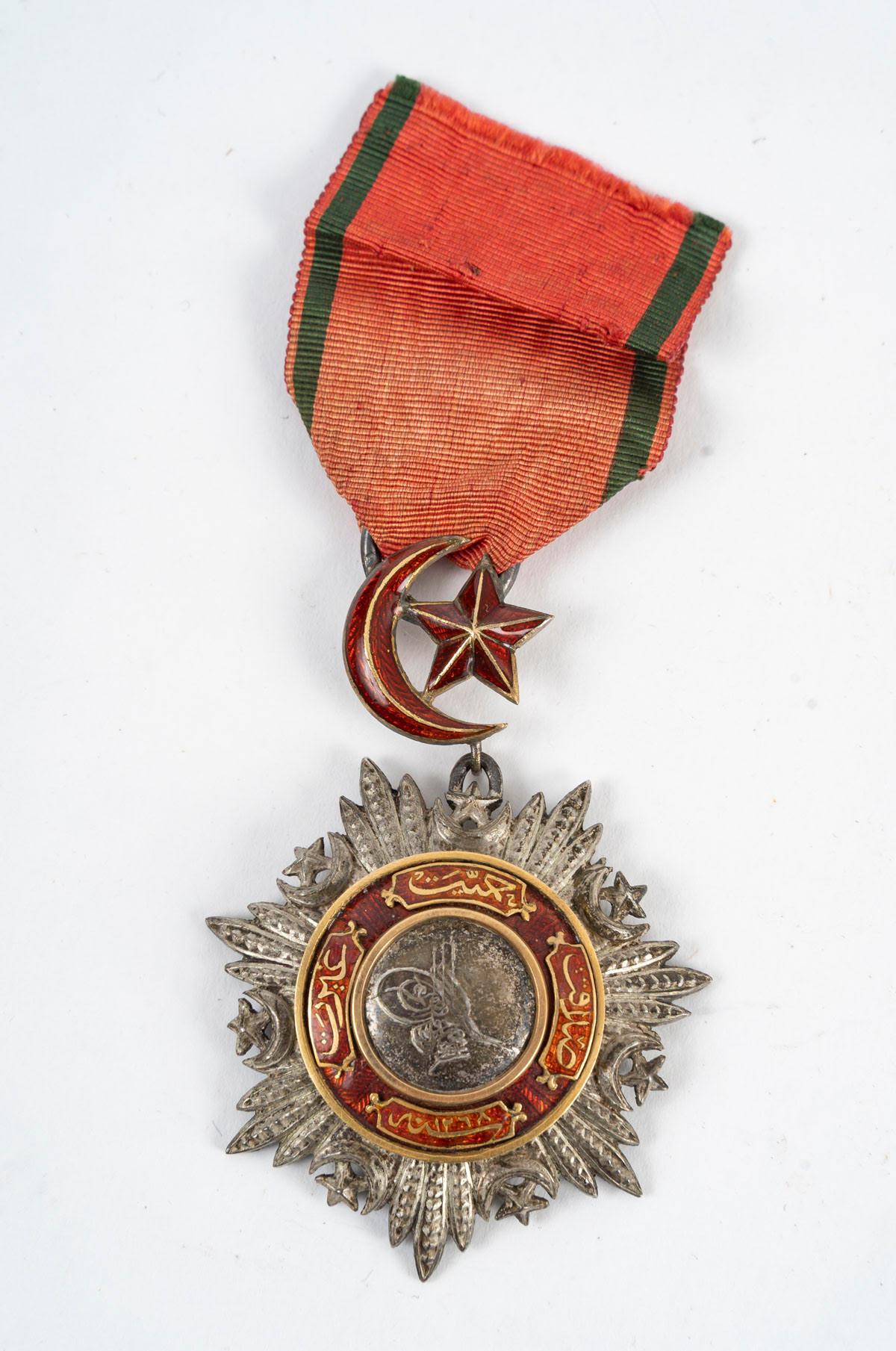 Napoleone III Set di 3 medaglie in argento e smalto, opera ottomana, XIX secolo. in vendita