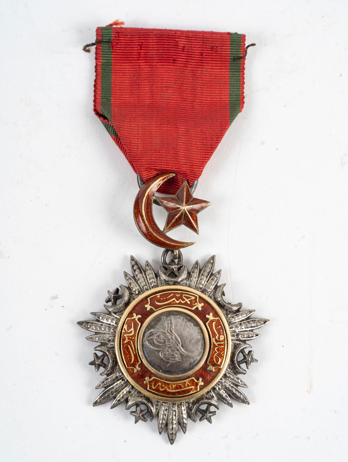 Turco Set di 3 medaglie in argento e smalto, opera ottomana, XIX secolo. in vendita