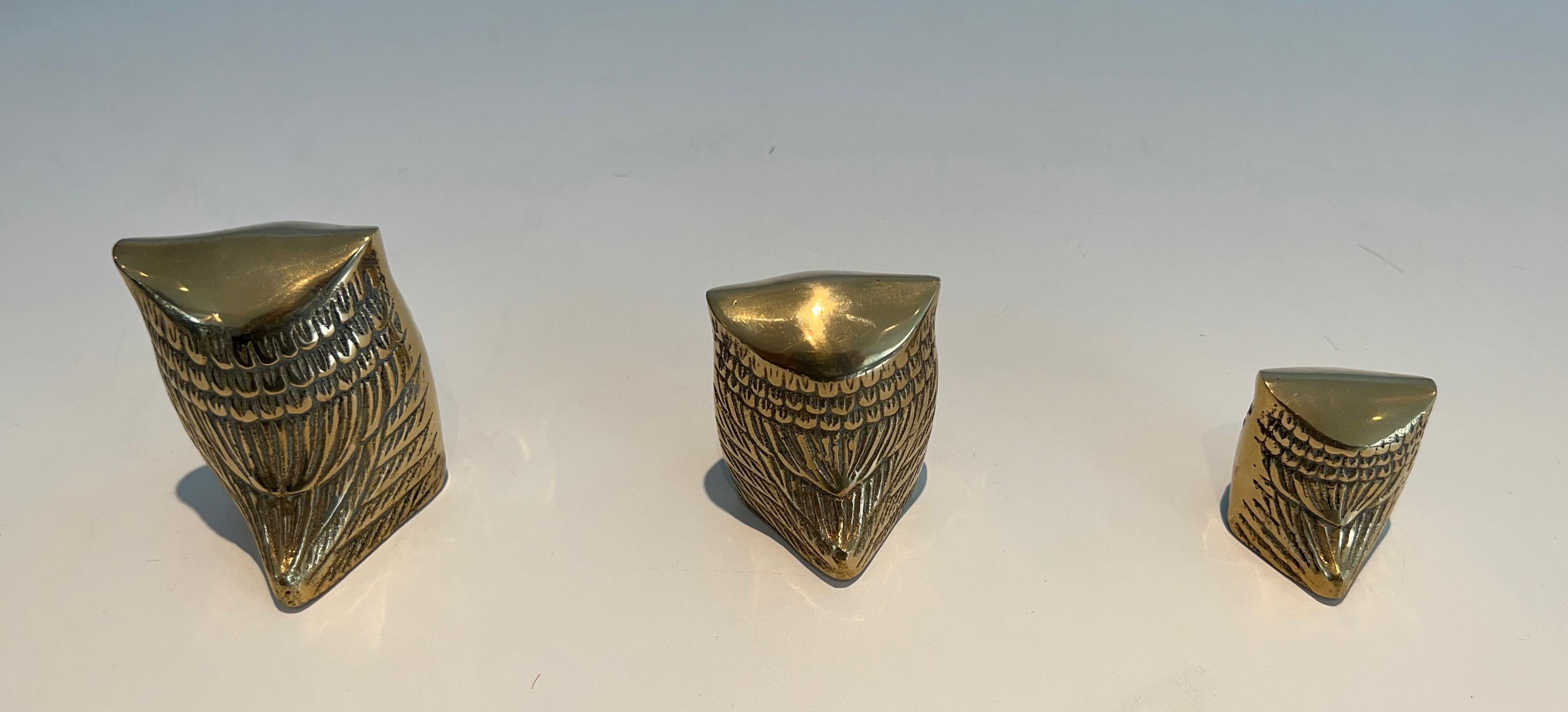Francese Set di 3 piccoli gufi decorativi in ottone in vendita