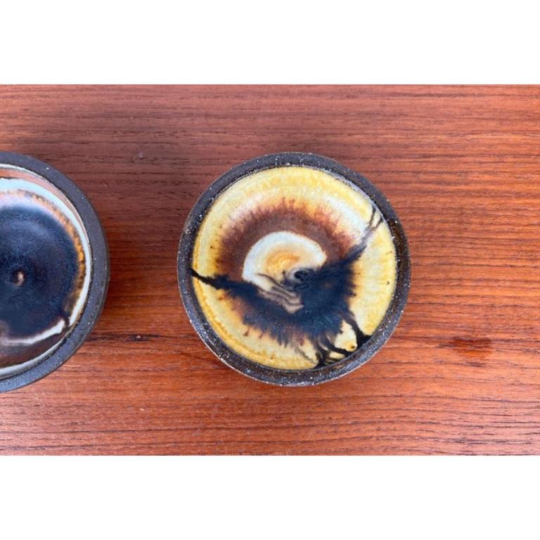 Ceramica Set di 3 piccole ciotole in Studio Pottery danese di metà secolo di Lise Eder, anni '60 in vendita