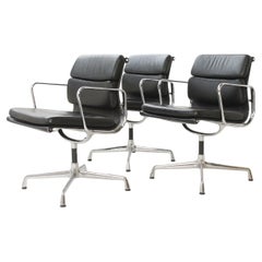 Ensemble de 3 chaises Soft Pad EA 207 de Charles & Ray Eames pour Vitra
