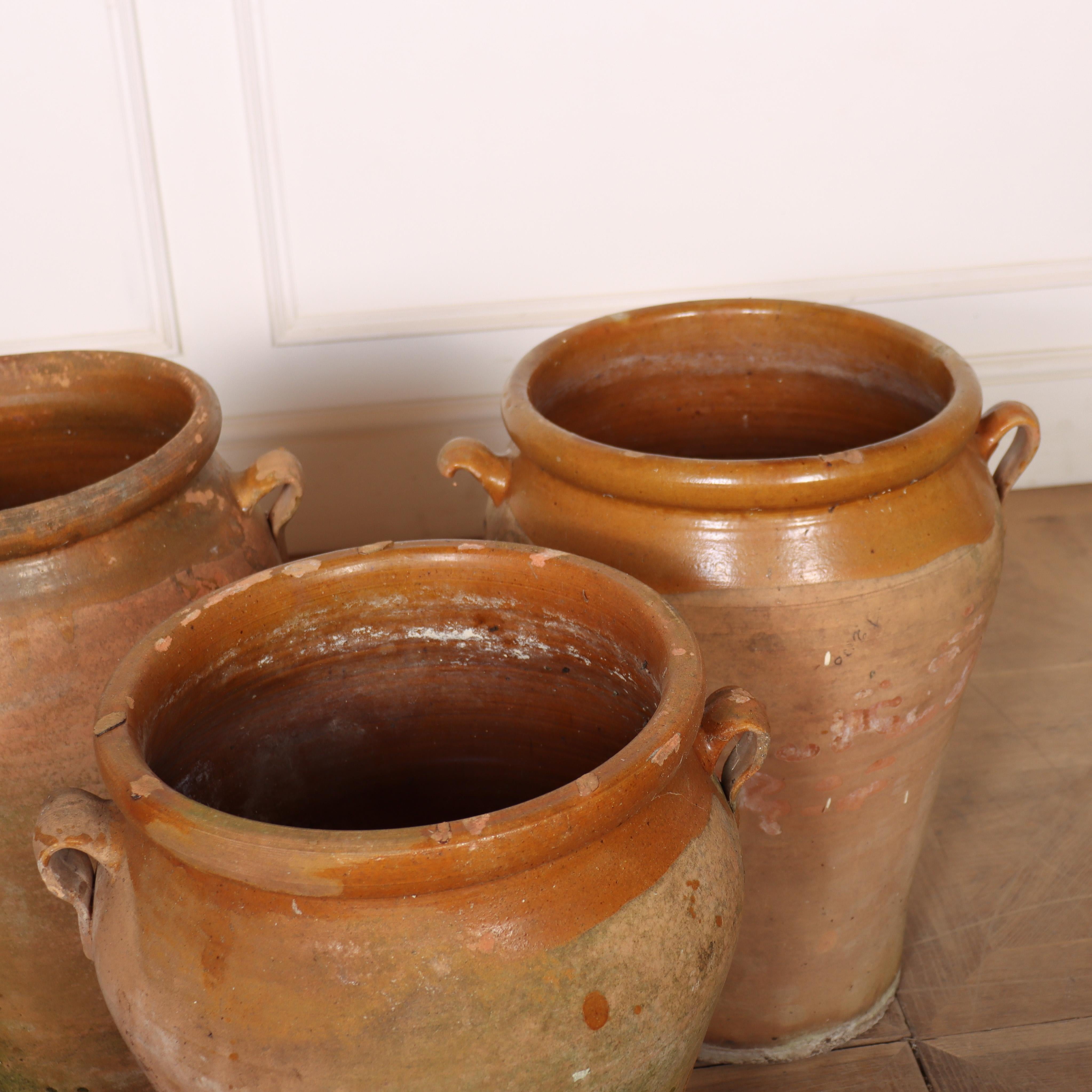 Espagnol Ensemble de 3 vases espagnols en terre cuite en vente
