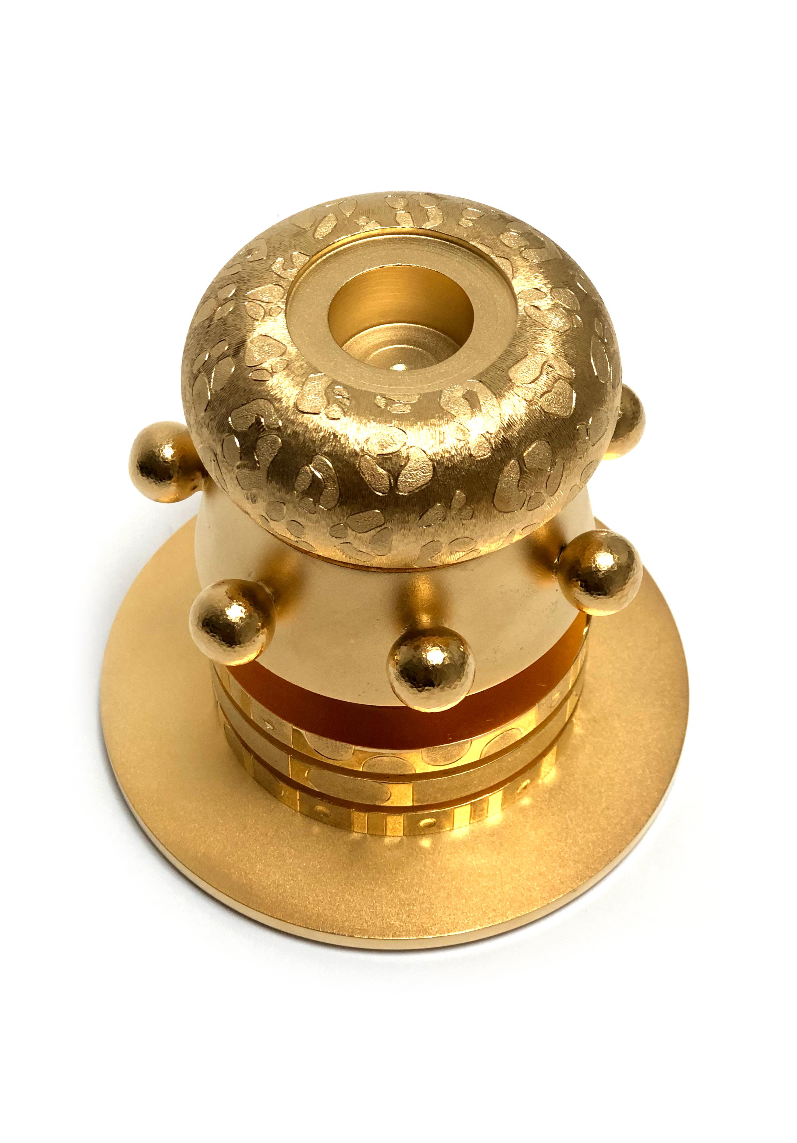 Hand-Carved Gold-plated Set of 3 Stackable Candleholders Born to Be a Light, TOTEM N°2 For Sale
