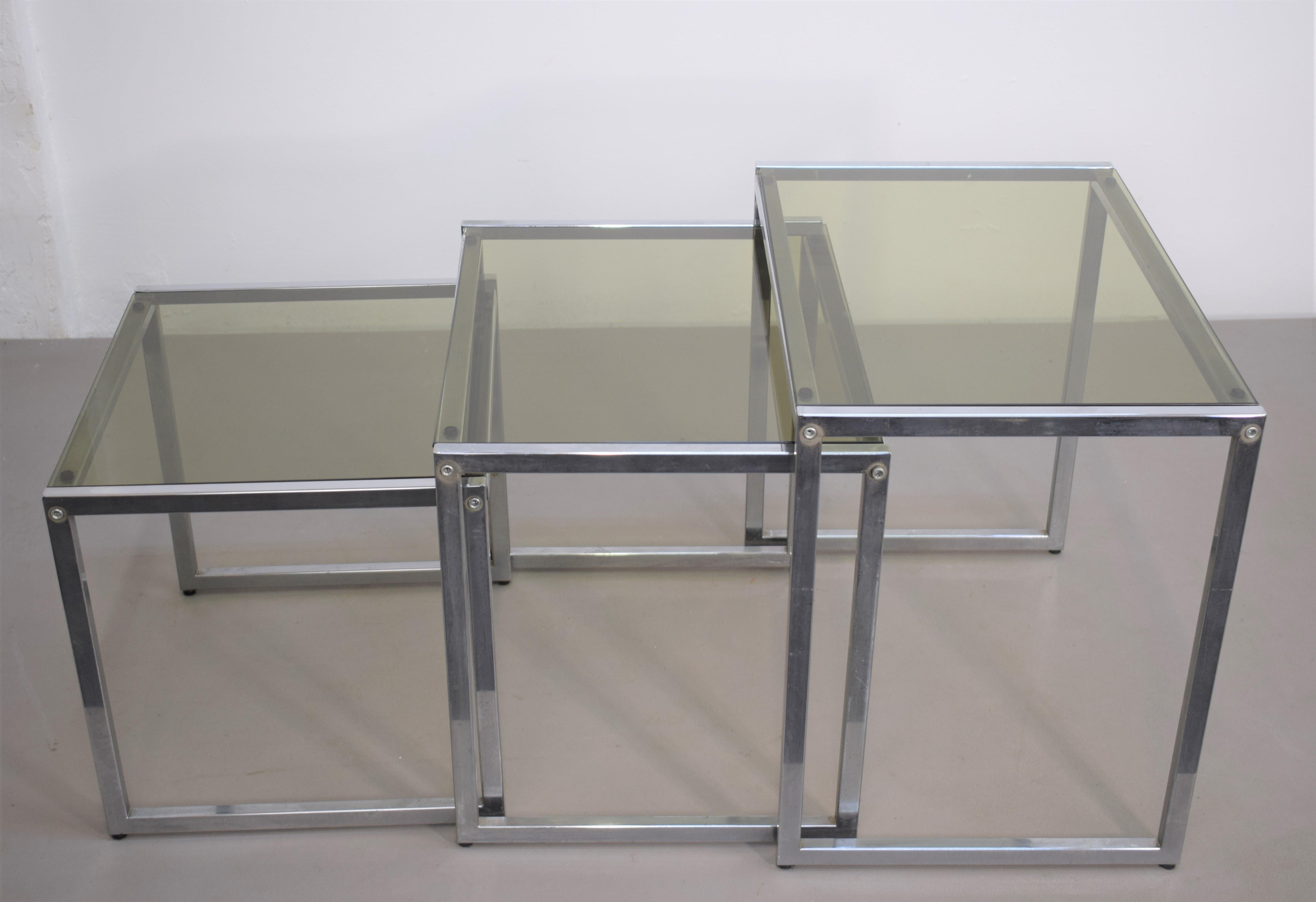 Steel Set of 3 stackable coffee tables, 1970s For Sale
