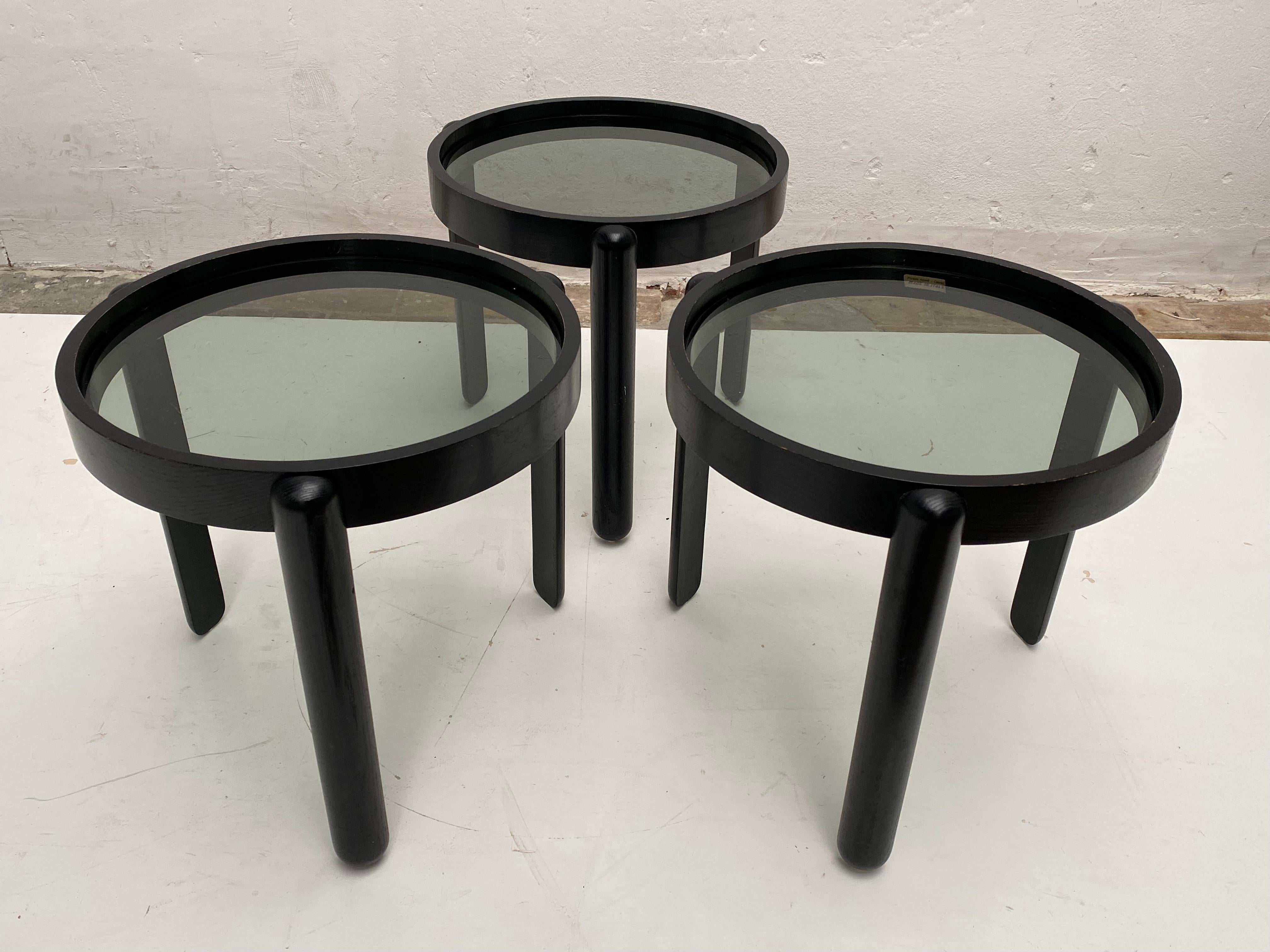 Ensemble de 3 tables d'appoint empilables par Porada Arredi Cabiate fabriquées en Italie dans les années 1970  Bon état - En vente à bergen op zoom, NL