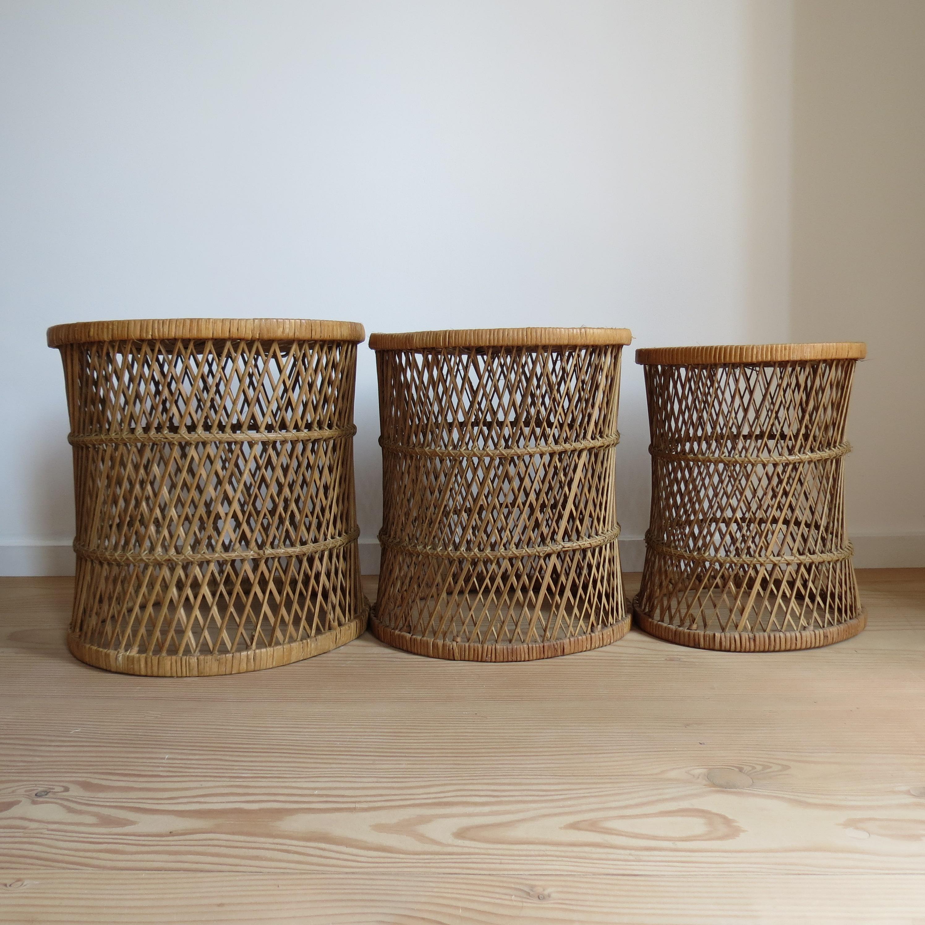 20th Century Set of 3 stacking Rattan round tables 1970s tables For Sale